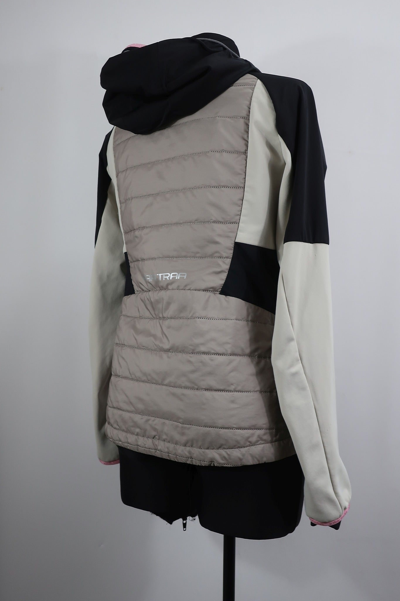 KARITRAA moteriškas windstoperinis šiltukas/lengva striukė M dydis