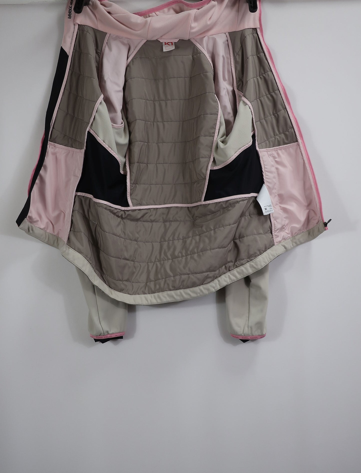 KARITRAA moteriškas windstoperinis šiltukas/lengva striukė M dydis