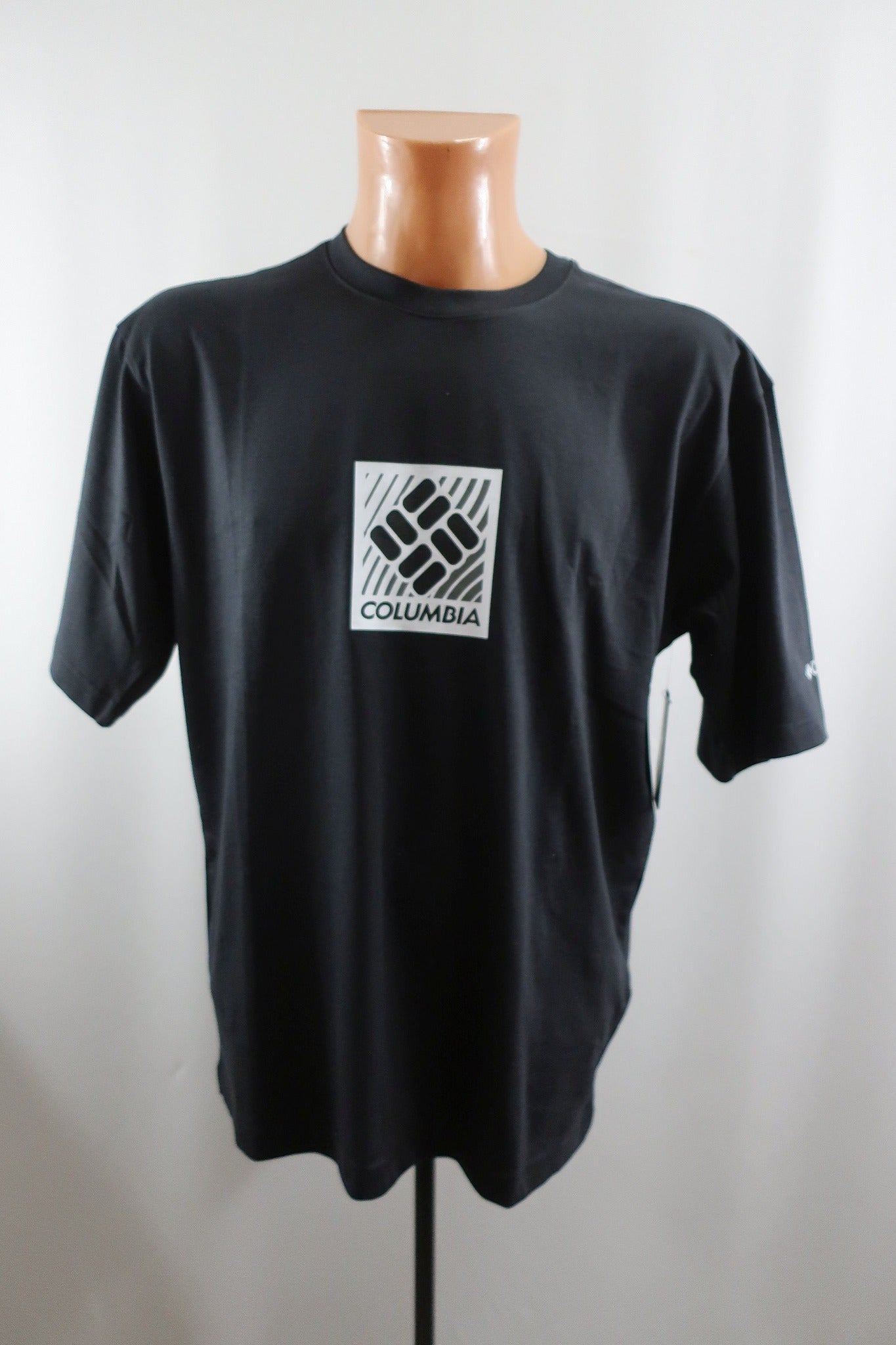 COLUMBIA nauji vyriški marškinėliai M/L dydis