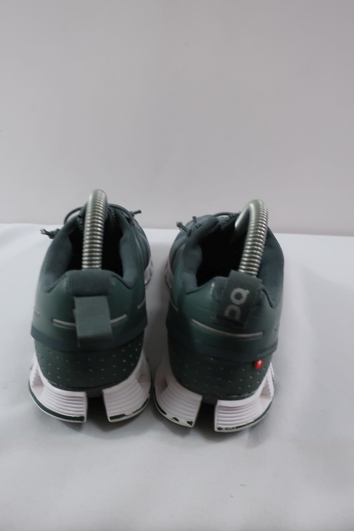 ON CLOUD (Swiss Engineering) sportiniai batai 39/39,5 dydis
