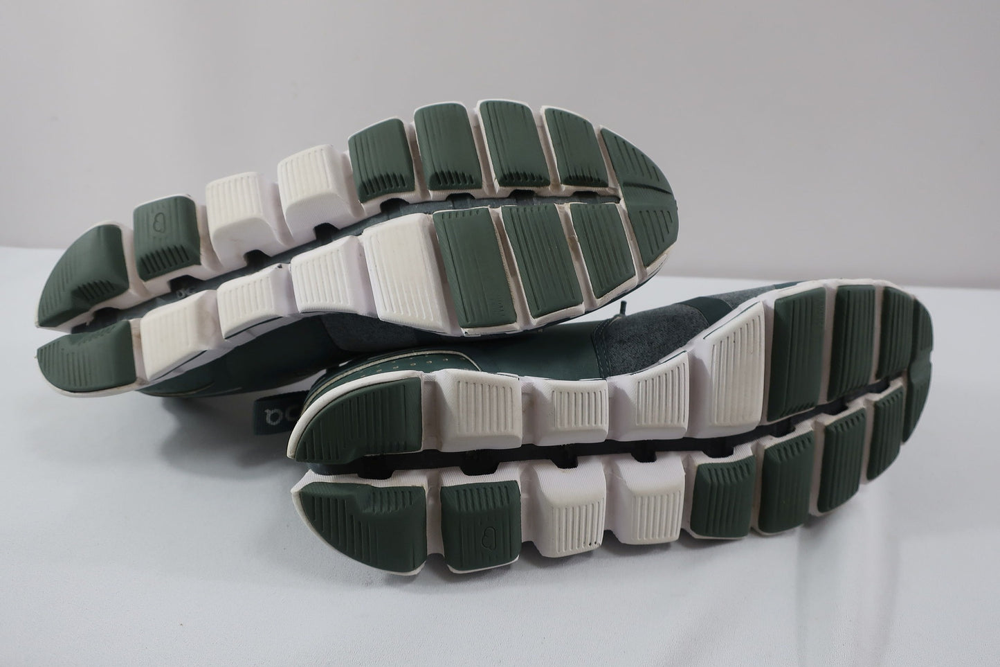 ON CLOUD (Swiss Engineering) sportiniai batai 39/39,5 dydis