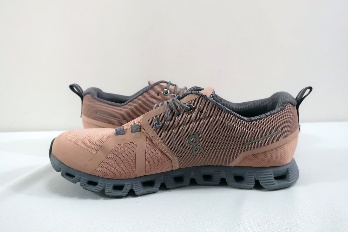 ON CLOUD (Swiss Engineering) sportiniai batai 39/39,5 dydis