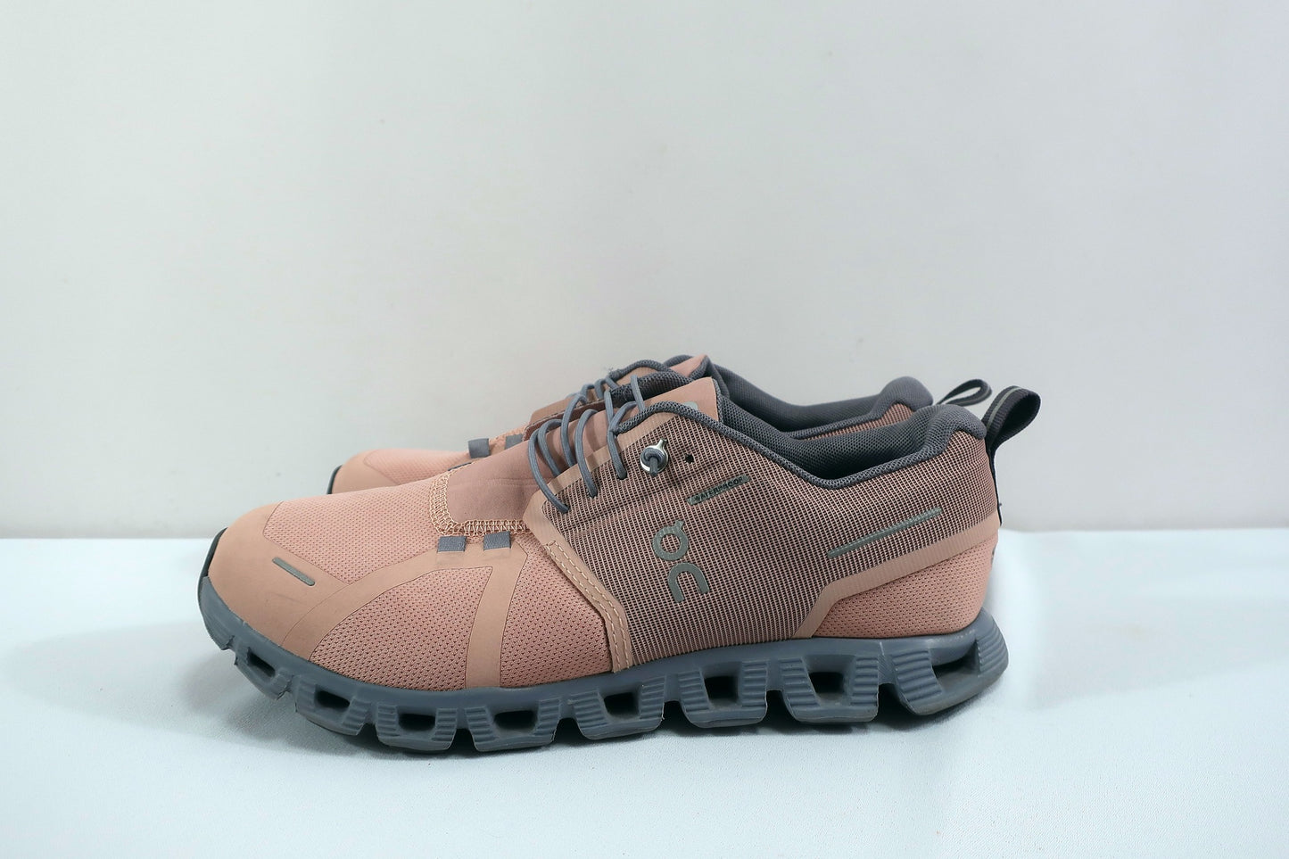 ON CLOUD (Swiss Engineering) sportiniai batai 39/39,5 dydis