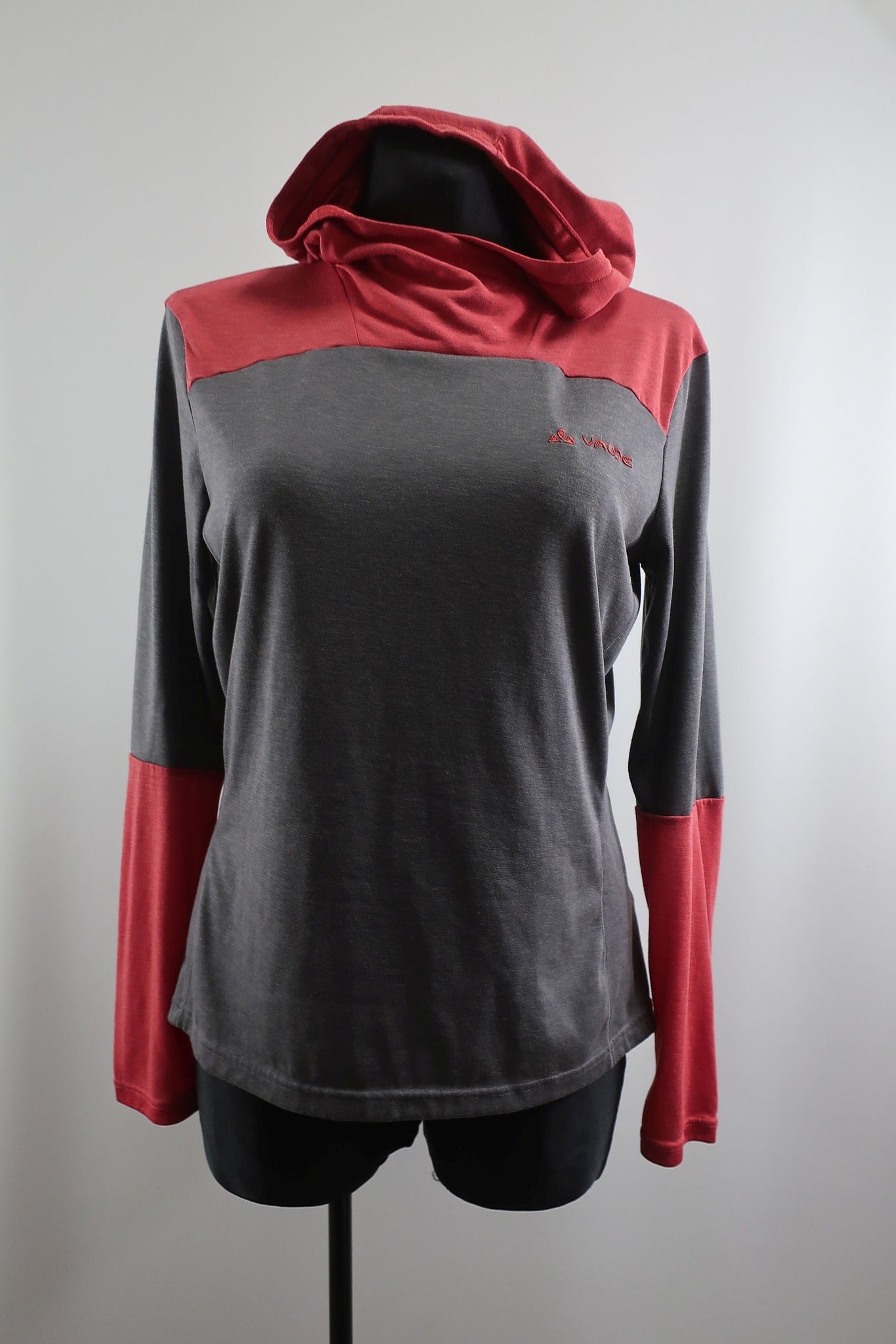 VAUDE moteriški sportiniai marškinėliai /lengvas džemperis su vilna 40 dydis