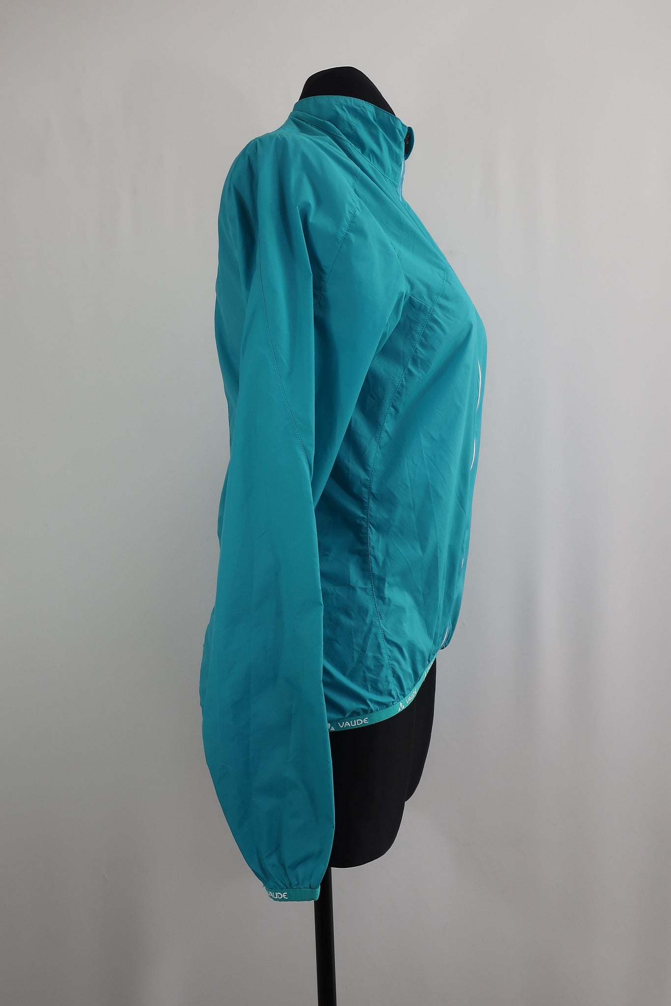 VAUDE sportinė moteriška lengva striukė M dydis