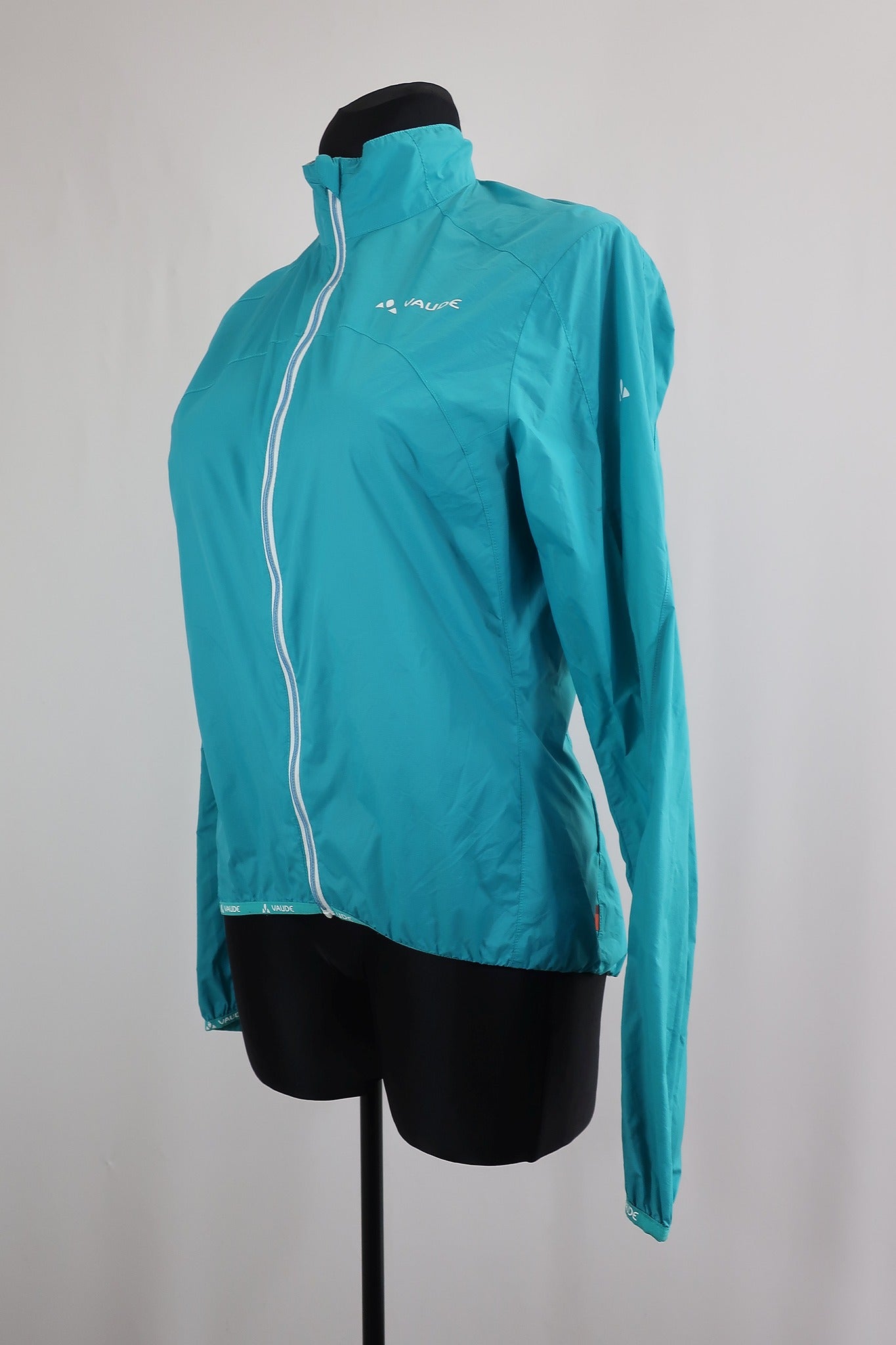 VAUDE sportinė moteriška lengva striukė M dydis