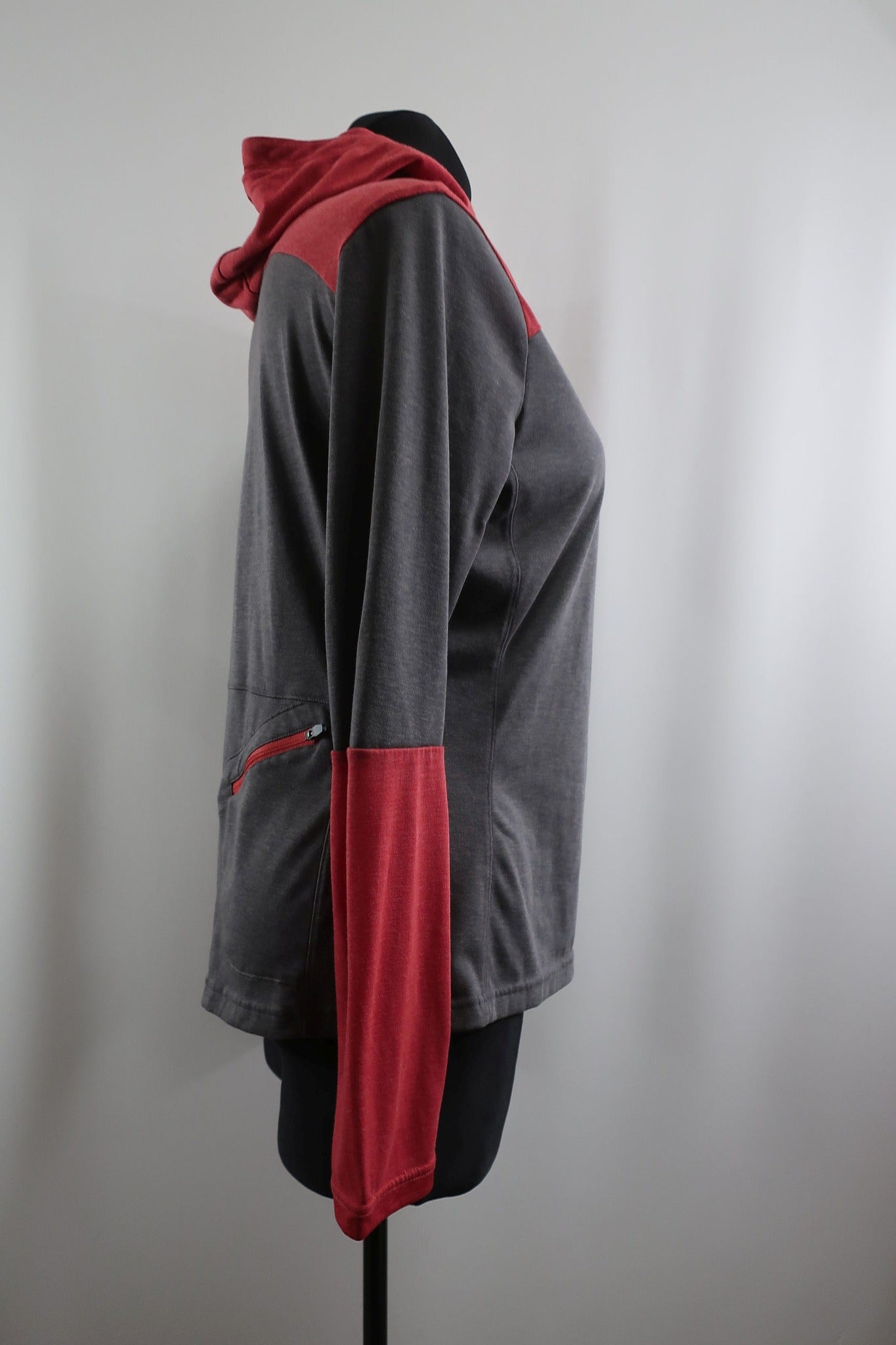 VAUDE moteriški sportiniai marškinėliai /lengvas džemperis su vilna 40 dydis