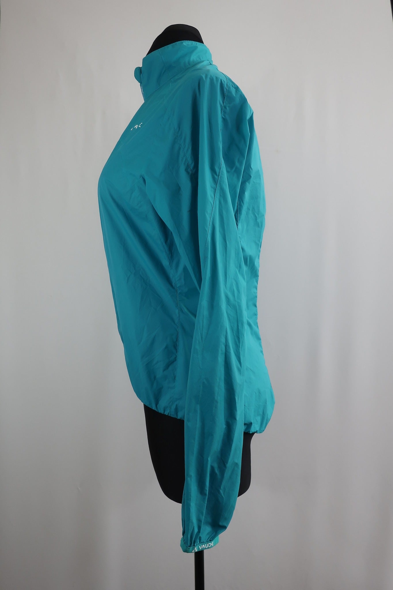 VAUDE sportinė moteriška lengva striukė M dydis