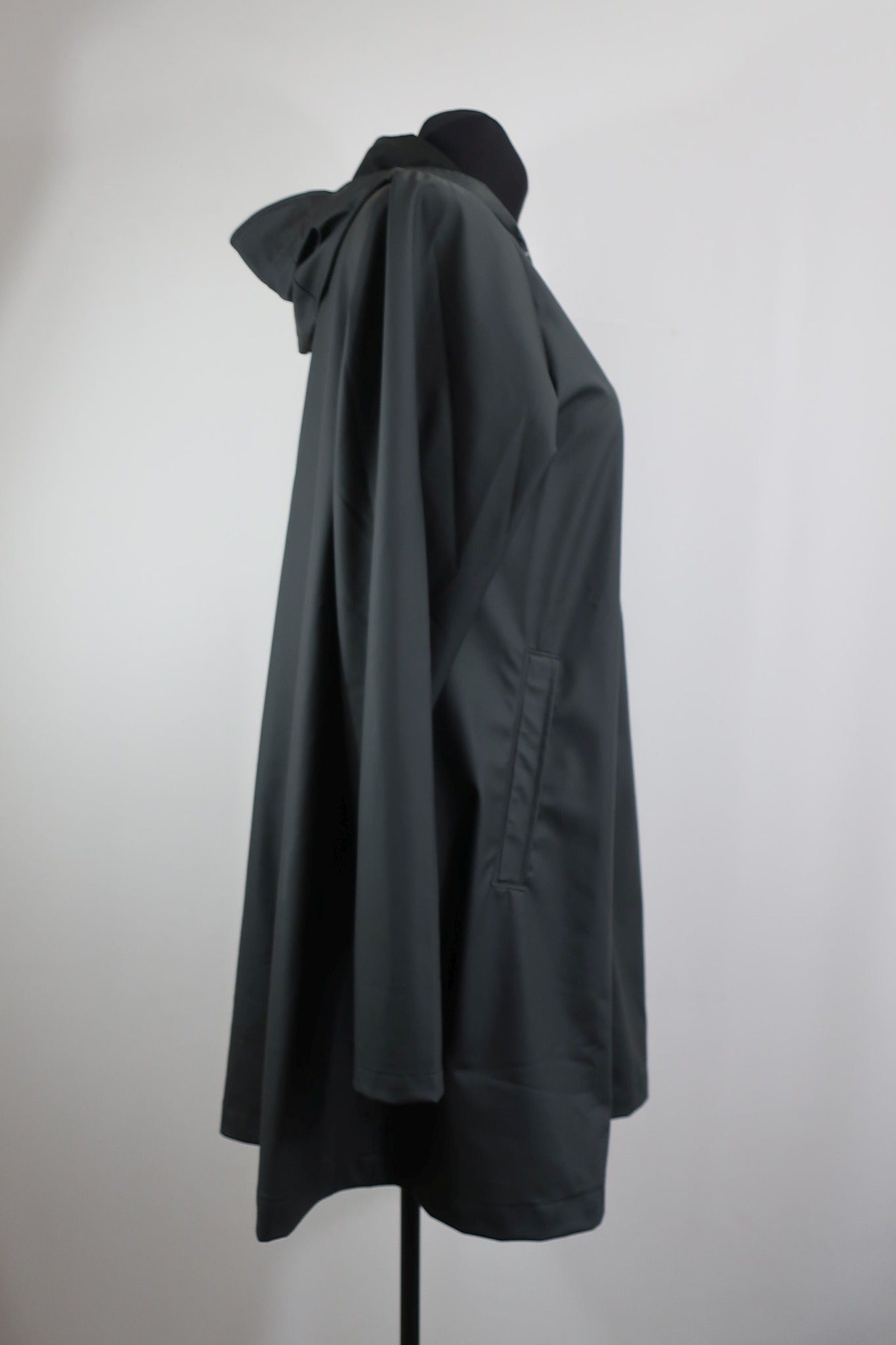 RAINS moteriškas lietpaltis M dydis