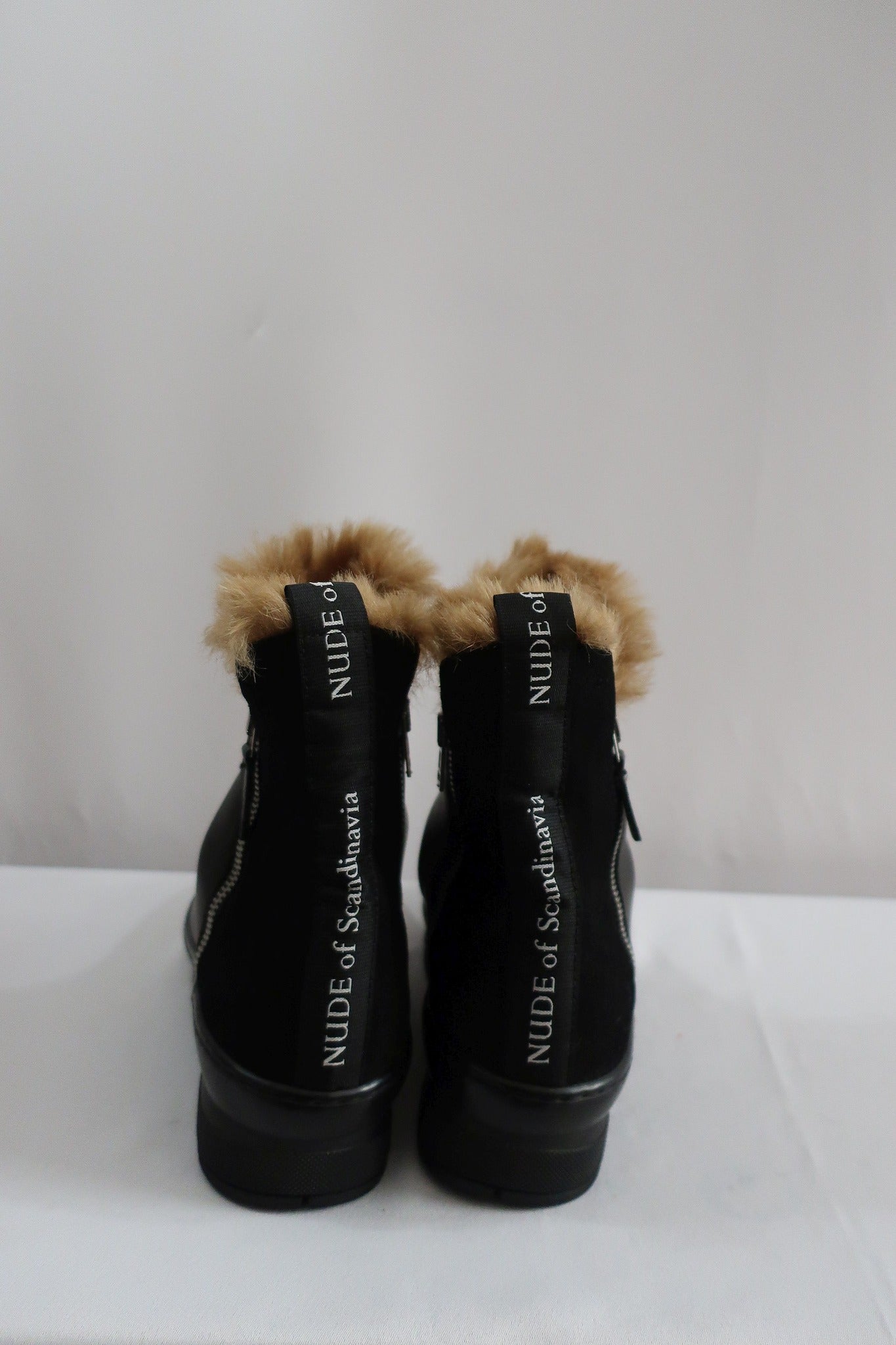 NUDE OF SCANDINAVIA moteriški odiniai šilti aulinukai 38 dydis