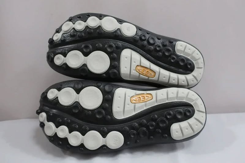 KEEN naujos šlepetės 40,5/41 dydis