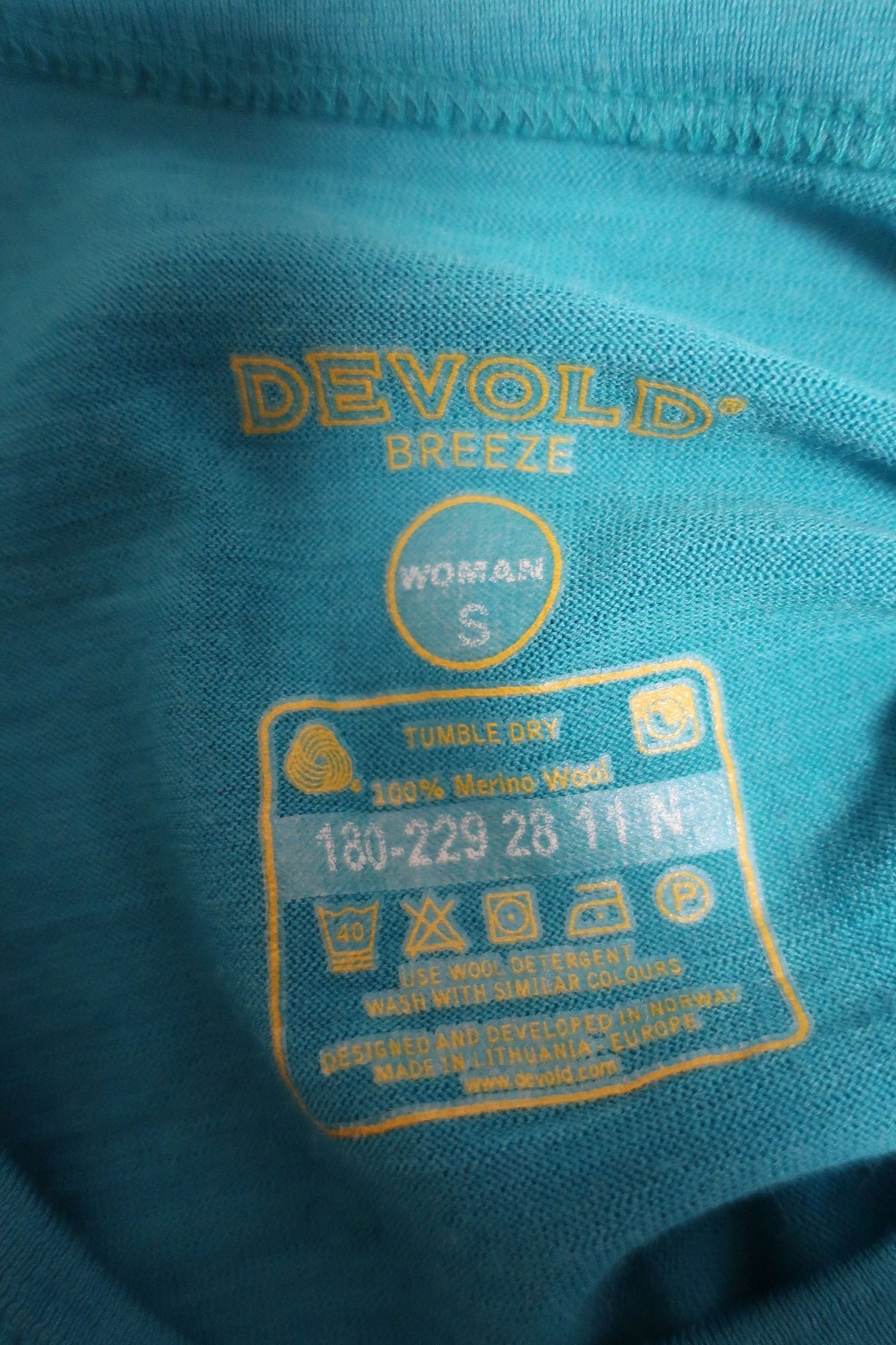 DEVOLD nauji moteriški marškinėliai su merino vilna S/M dydis