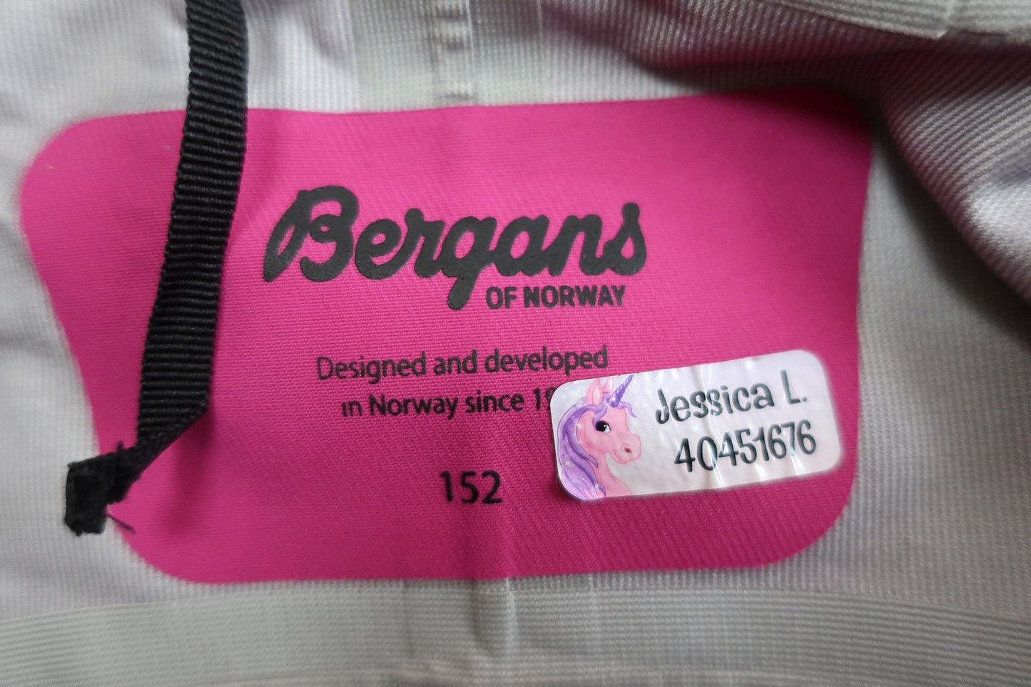 BERGANS membraninė striukė 152 ūgiui.