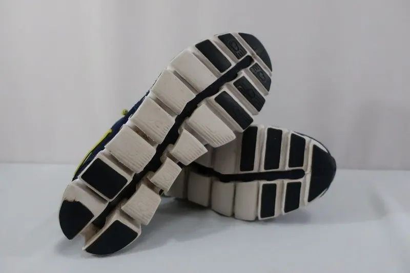 ON CLOUD (Swiss Engineering) sportiniai batai 39,5 dydis