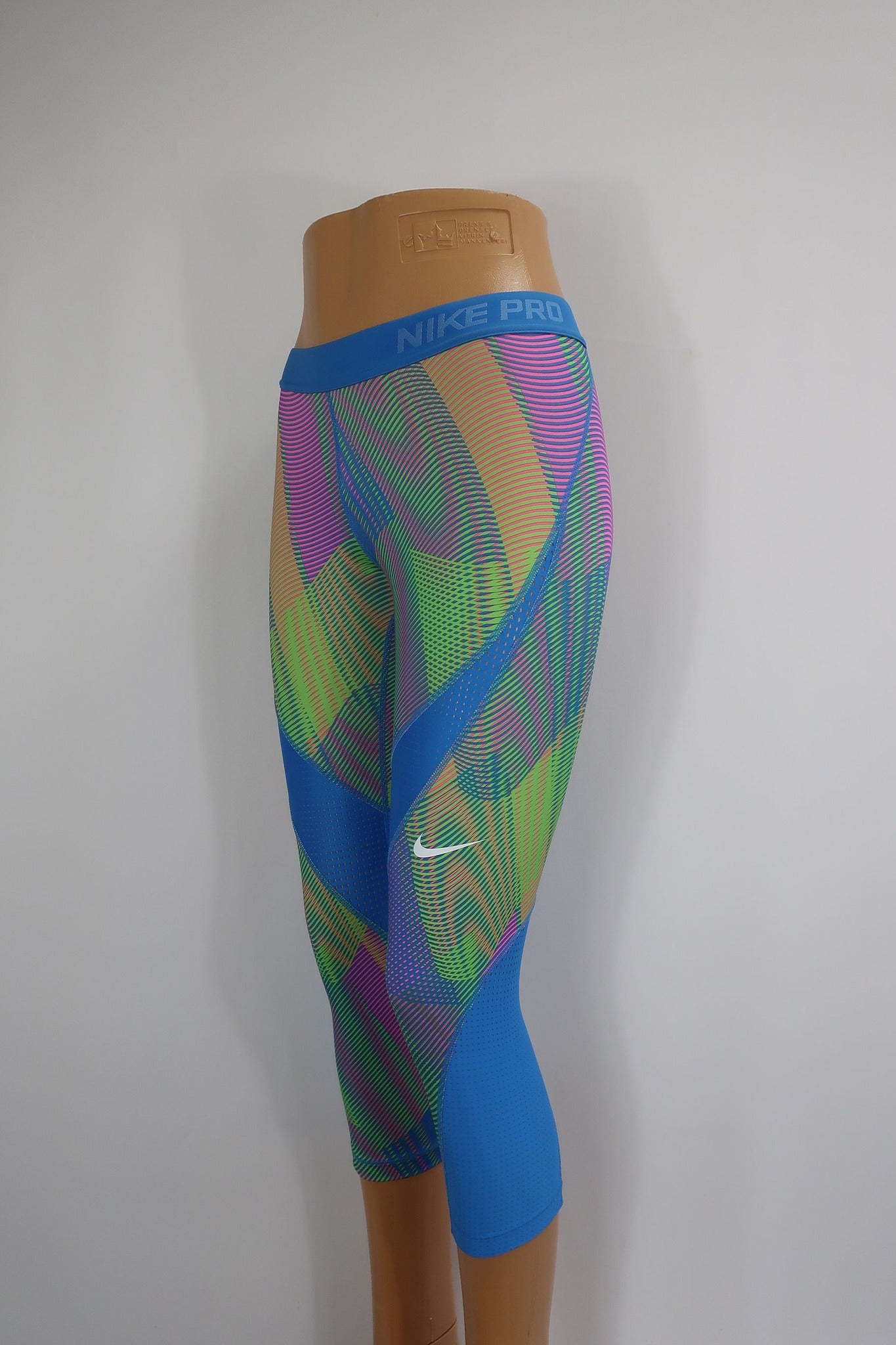NIKE moteriškos pusilgės sportinės tamprės S dydis