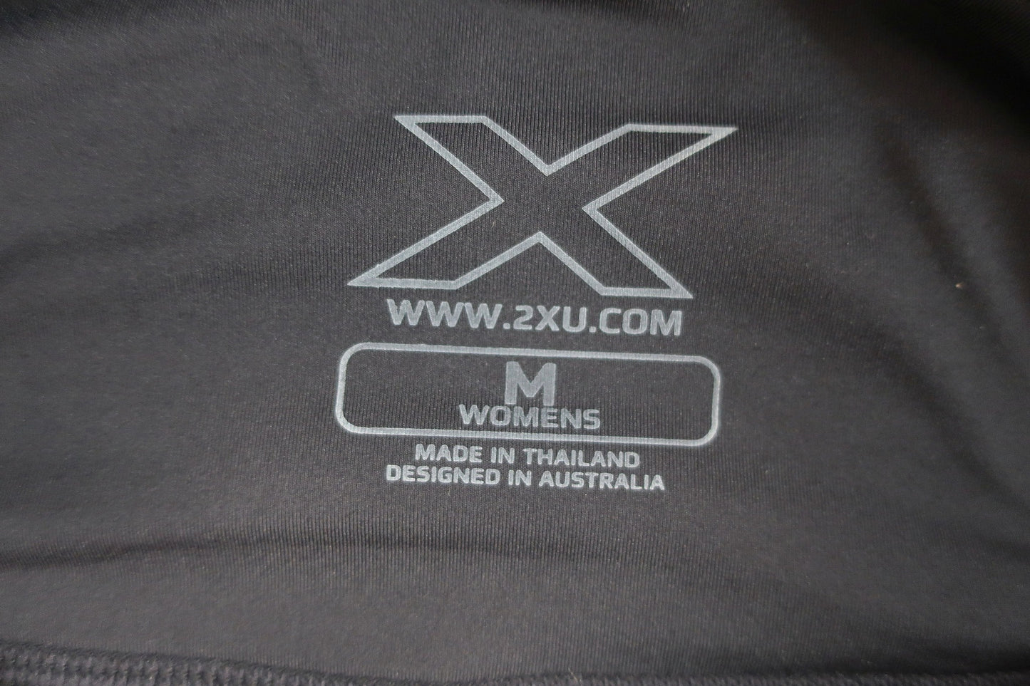 2XU moteriškos kompresinės sportinės tamprės M dydis.