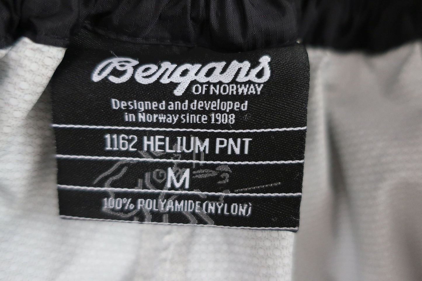 BERGANS vyriškos neperšlampančios laisvalaikio laminuotos membraninės kelnės M dydis.