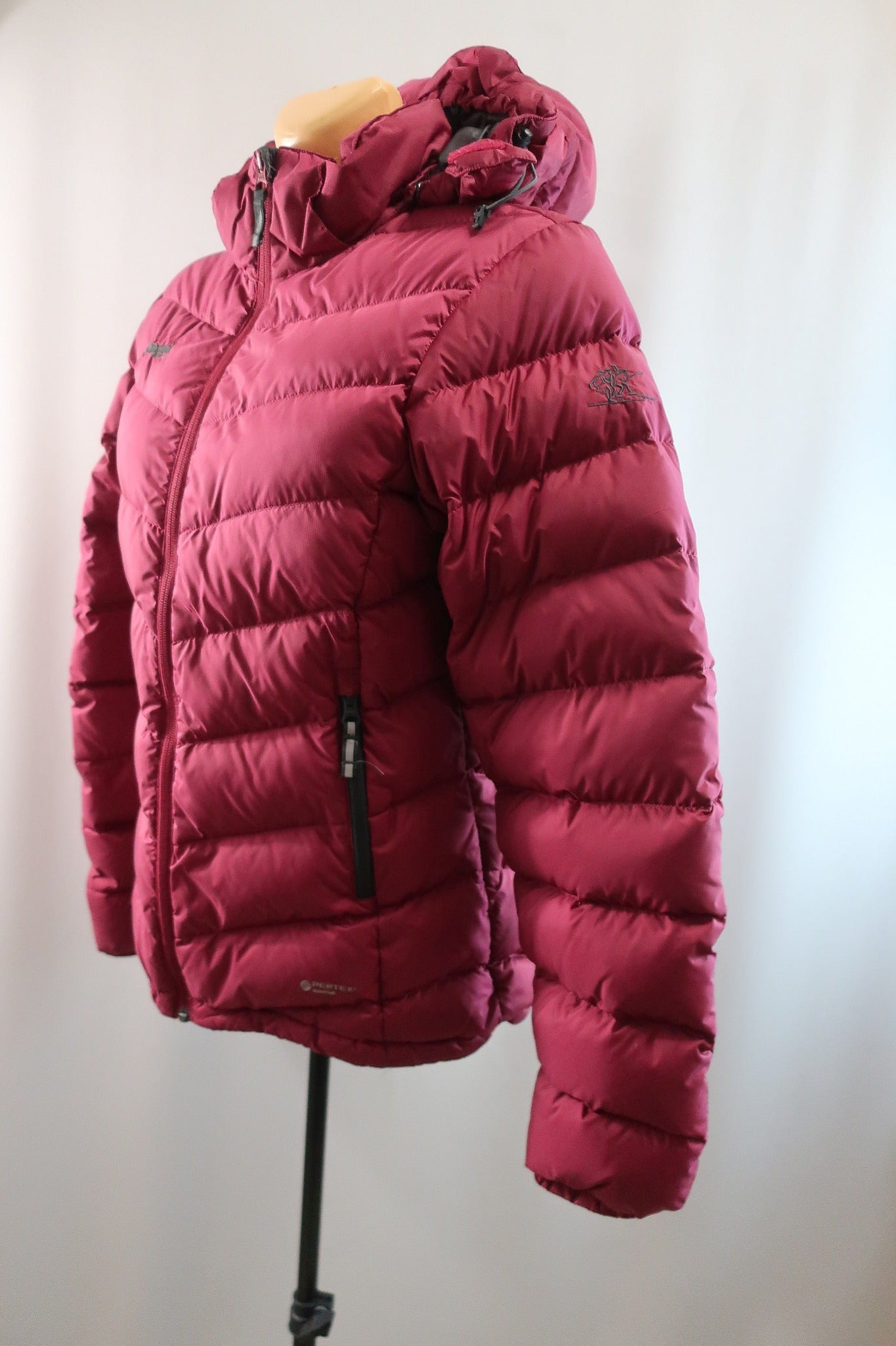 BERGANS pūkinė striukė 164 ūgiui