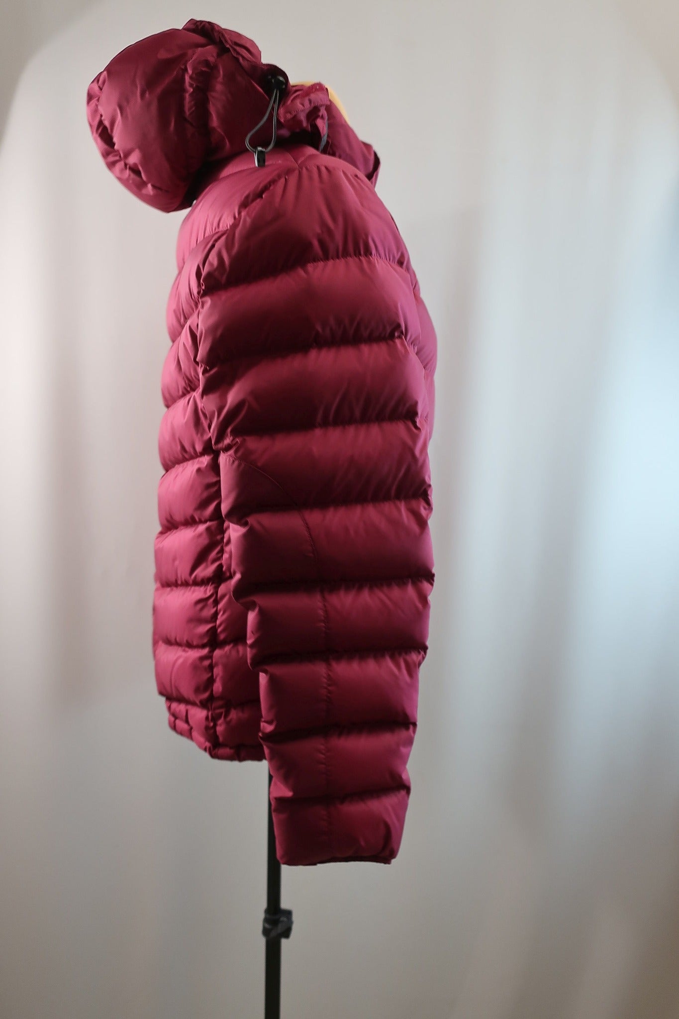 BERGANS pūkinė striukė 164 ūgiui
