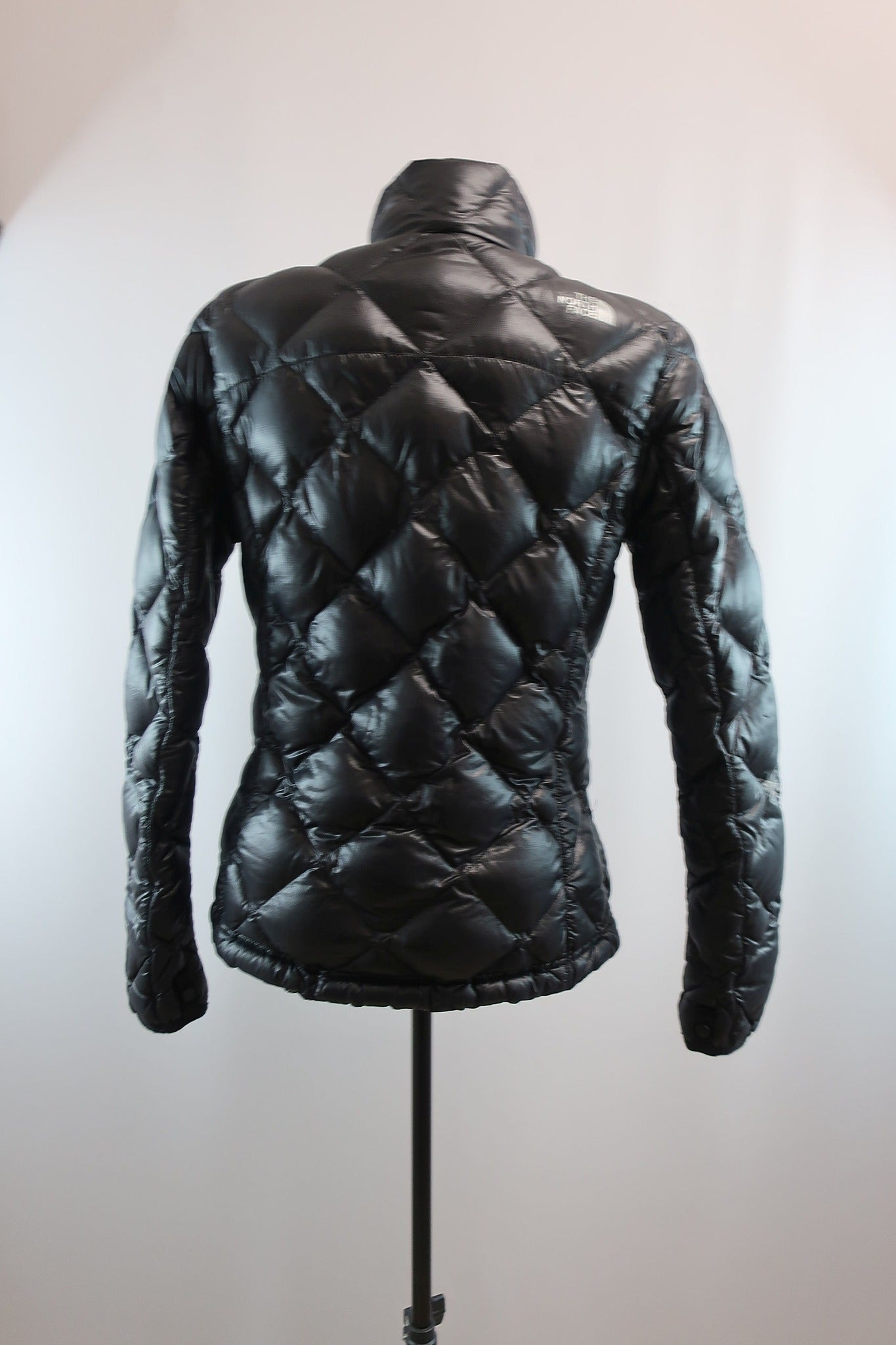 THE NORTH FACE moteriška lengva pūkinė striukė XS/S dydis