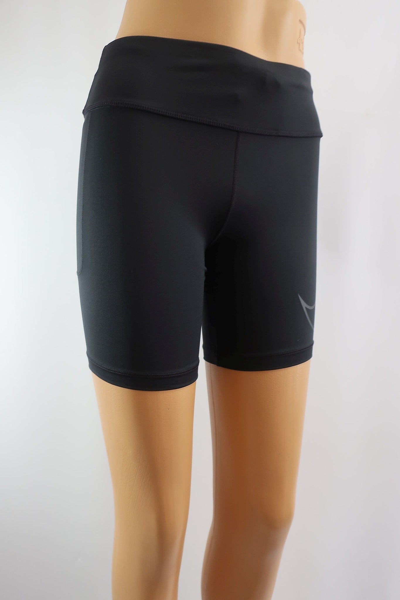 NIKE moteriški sportiniai šortai XS/S dydis
