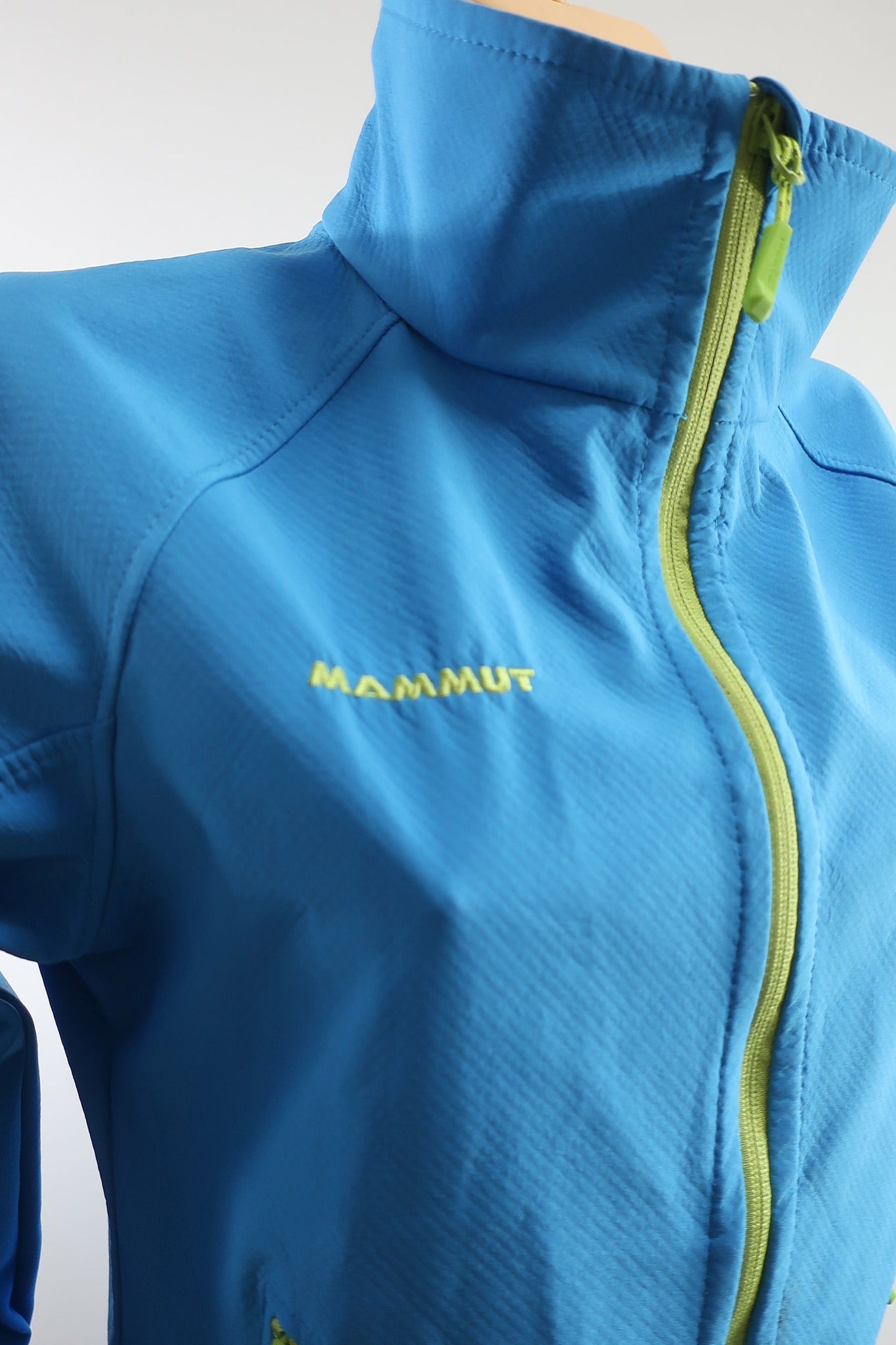 MAMMUT moteriška softšelinė striukė - švarkas M dydis