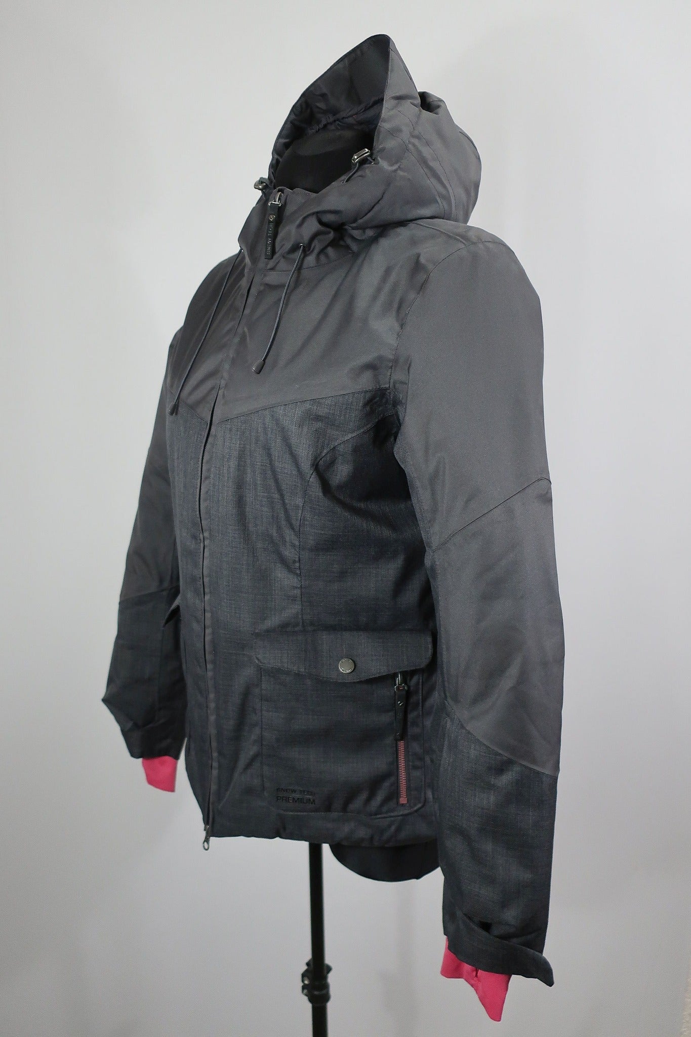 TCM SNOW TECH moteriška striukė 36 dydis