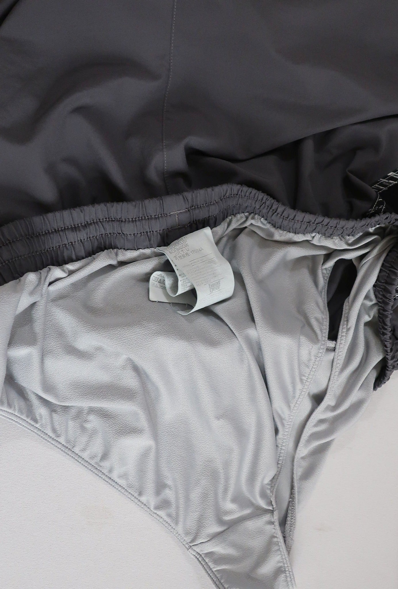 UNDER ARMOUR moteriški sportiniai šortai L dydis