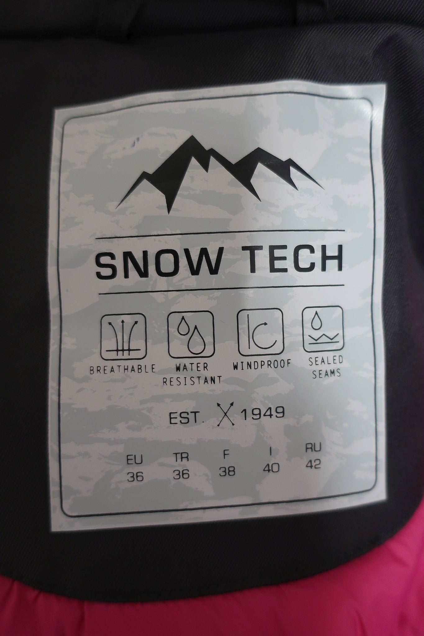 TCM SNOW TECH moteriška striukė 36 dydis