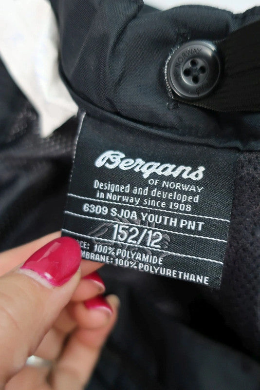 BERGANS neperšlampančios , membraninės laisvalaikio kelnės 152 ūgiui