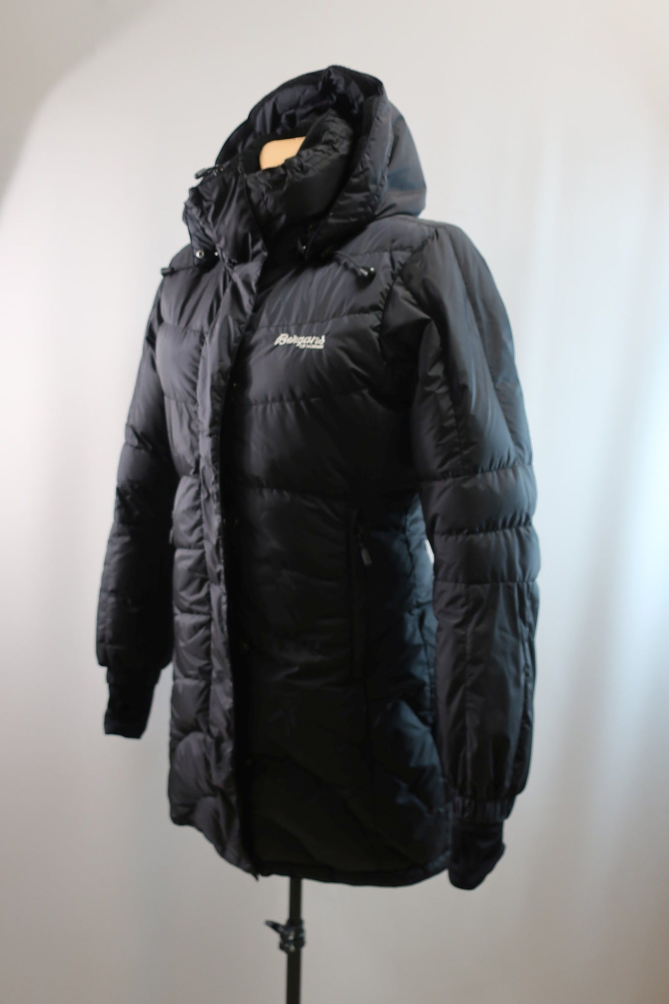 BERGANS moteriška pūkinė parka/puspaltis XS dydis