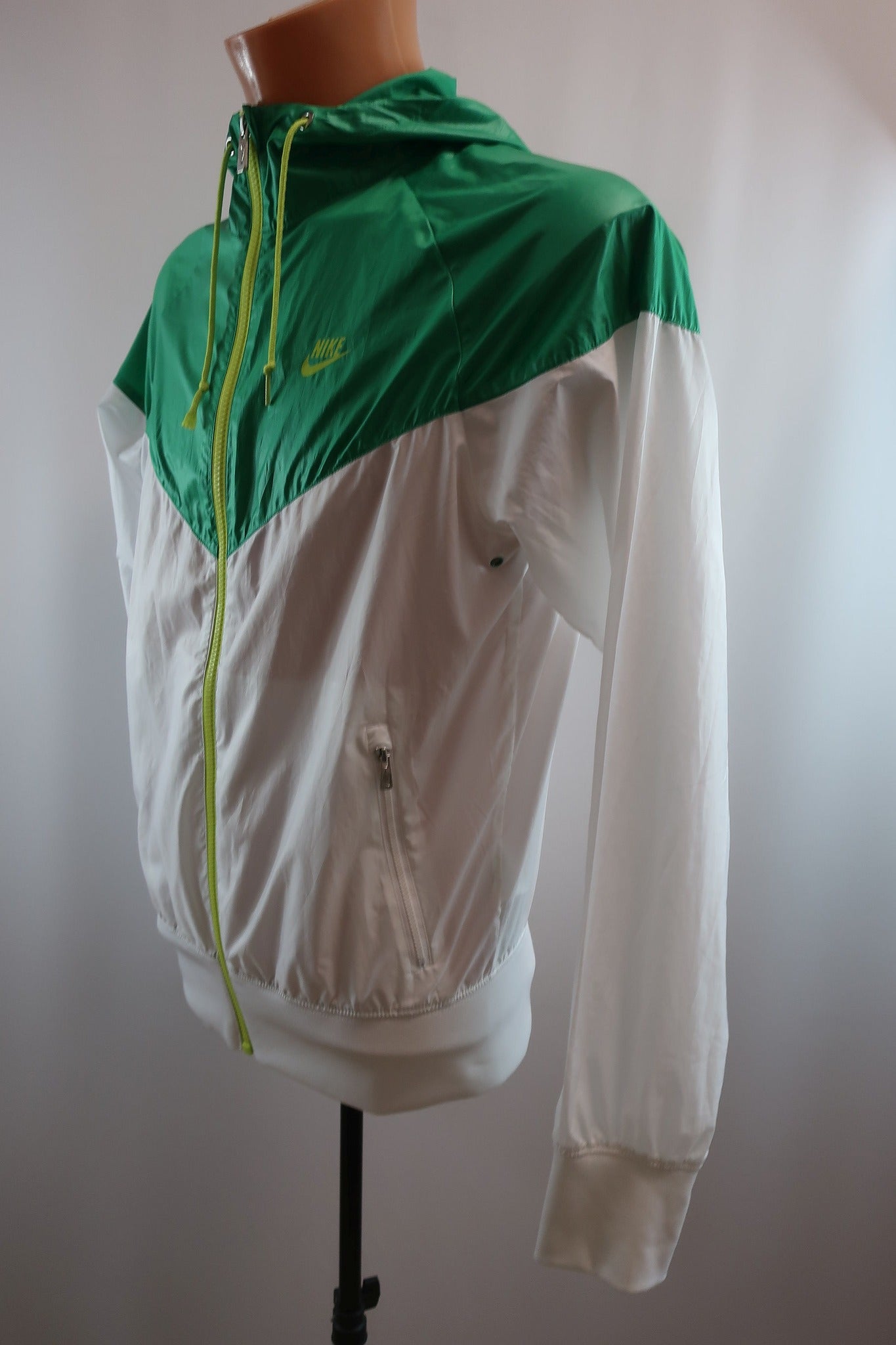 NIKE vyriška striukė/švarkas/ vėjinukė S dydis
