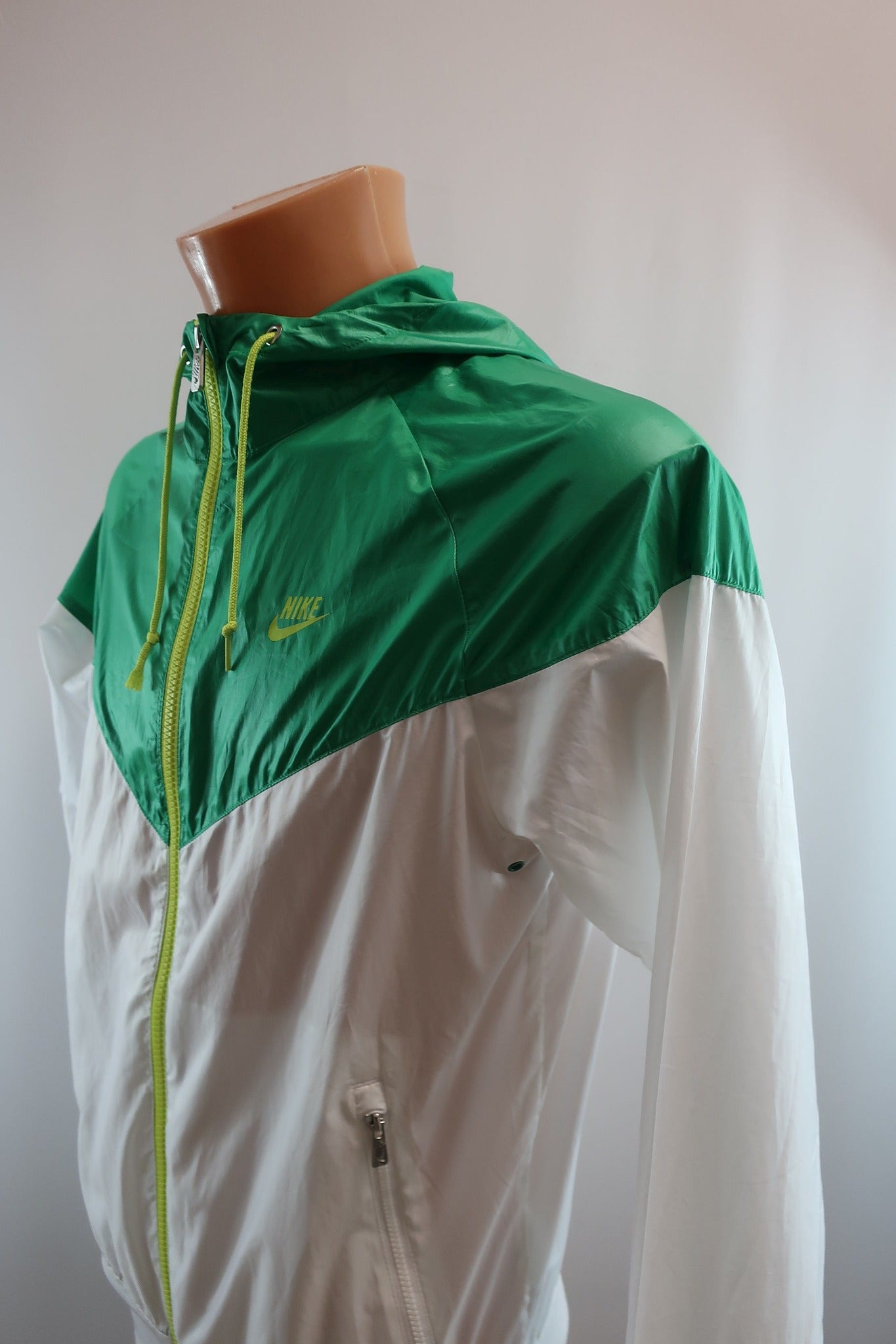 NIKE vyriška striukė/švarkas/ vėjinukė S dydis