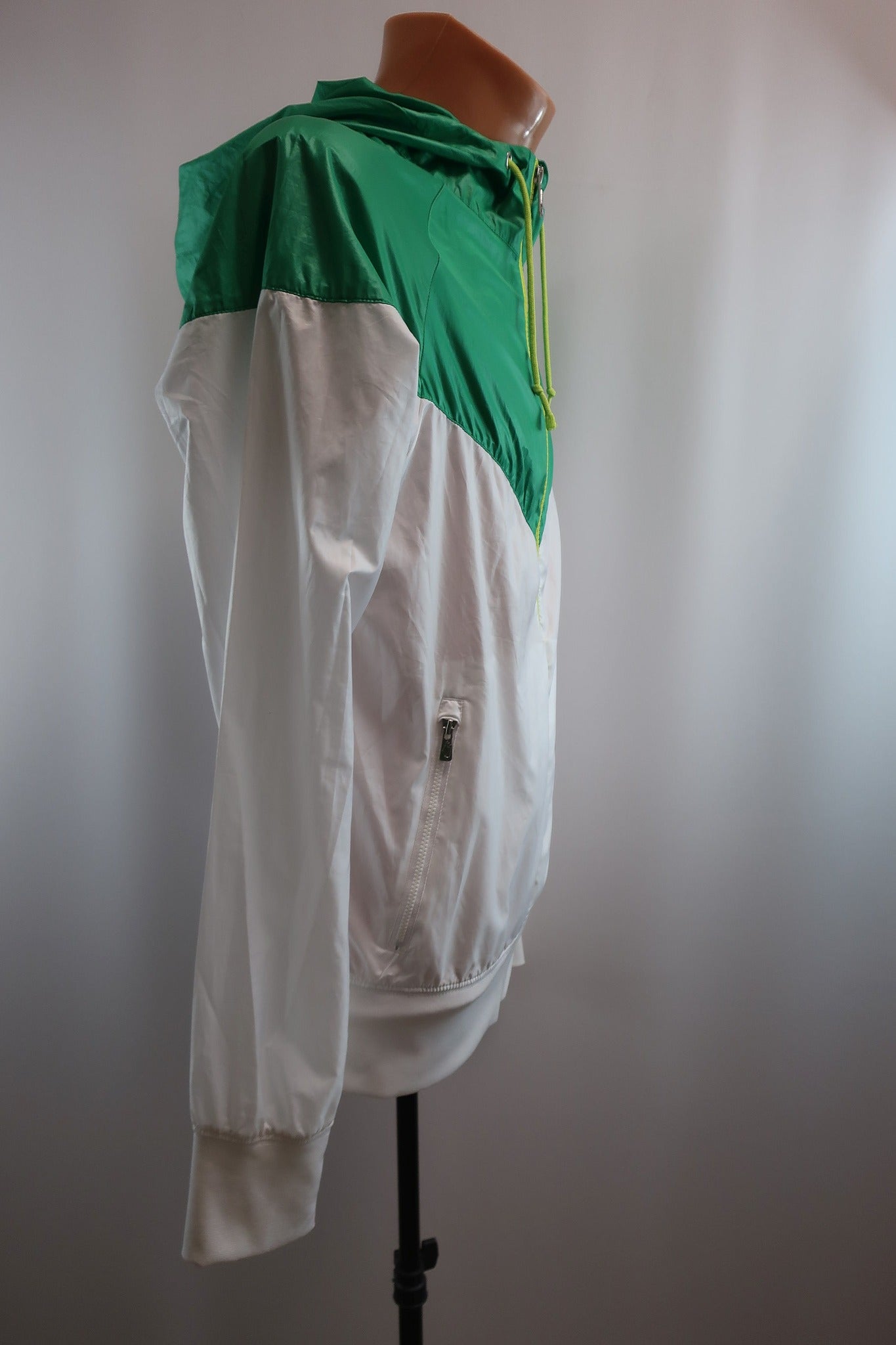 NIKE vyriška striukė/švarkas/ vėjinukė S dydis