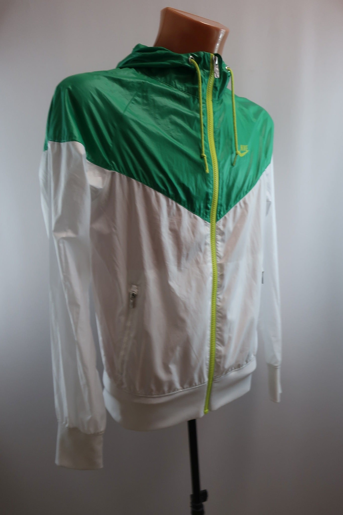NIKE vyriška striukė/švarkas/ vėjinukė S dydis