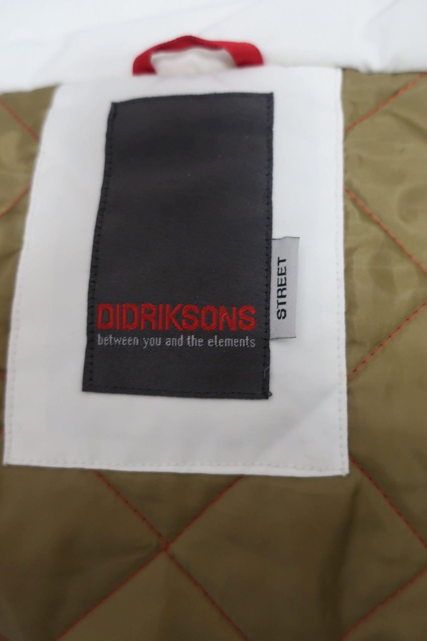 DIDRIKSONS moteriška striukė 42 dydis
