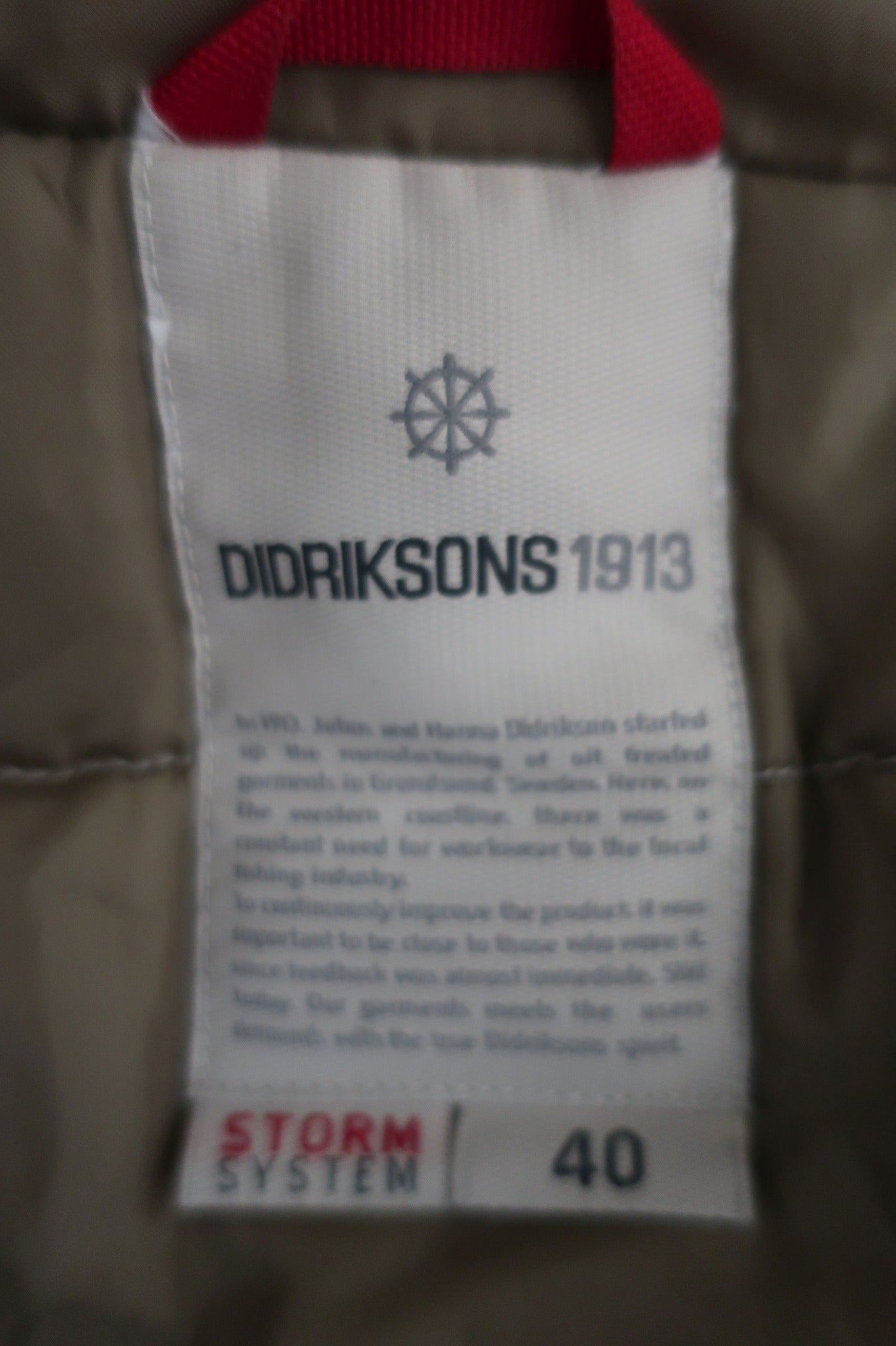 DIDRIKSONS moteriška parka/puspaltis 40 dydis