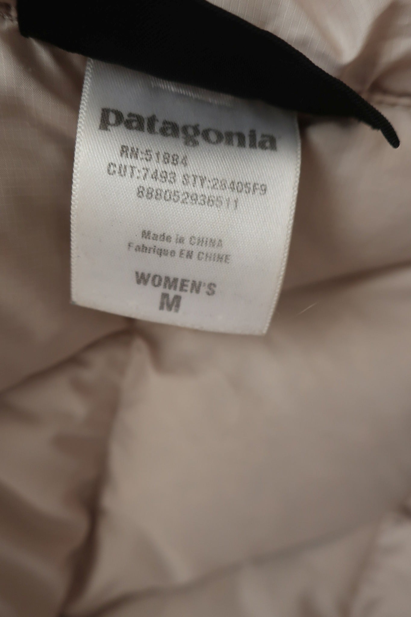 PATAGONIA moteriškas lengvas pūkinis puspaltis/ ilgesnė striukė S/M dydis