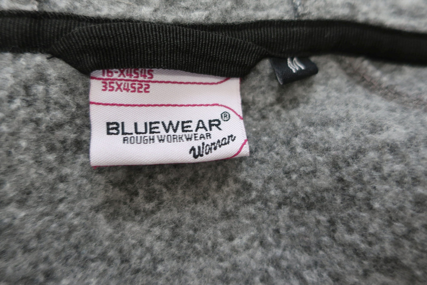 BLUE WEAR moteriškas šiltukas S dydis.