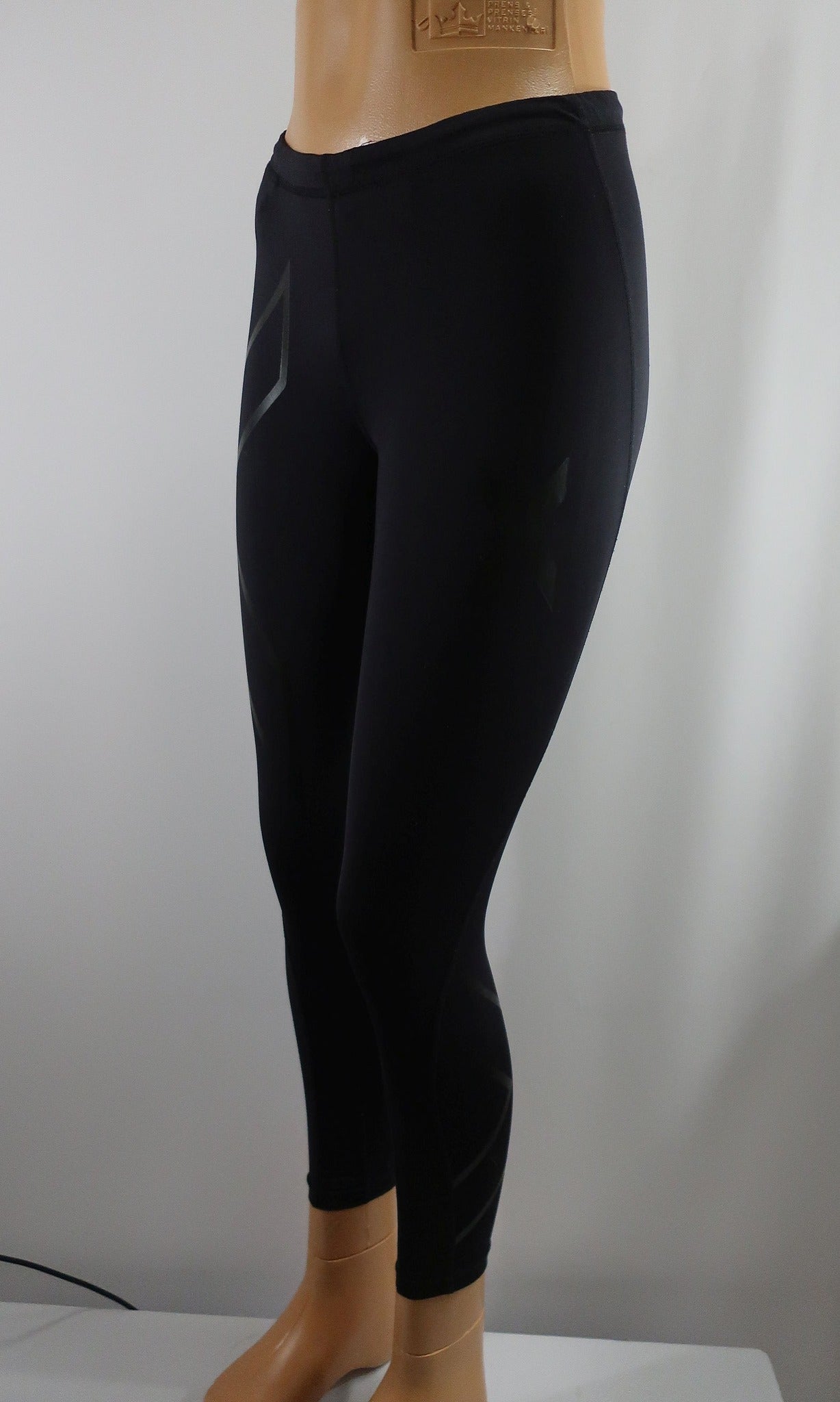 2XU moteriškos sportinės kompresinės tamprės M dydis