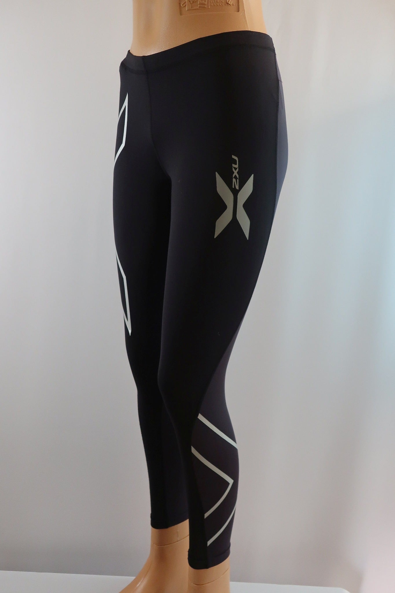 2XU moteriškos sportinės kompresinės tamprės M dydis