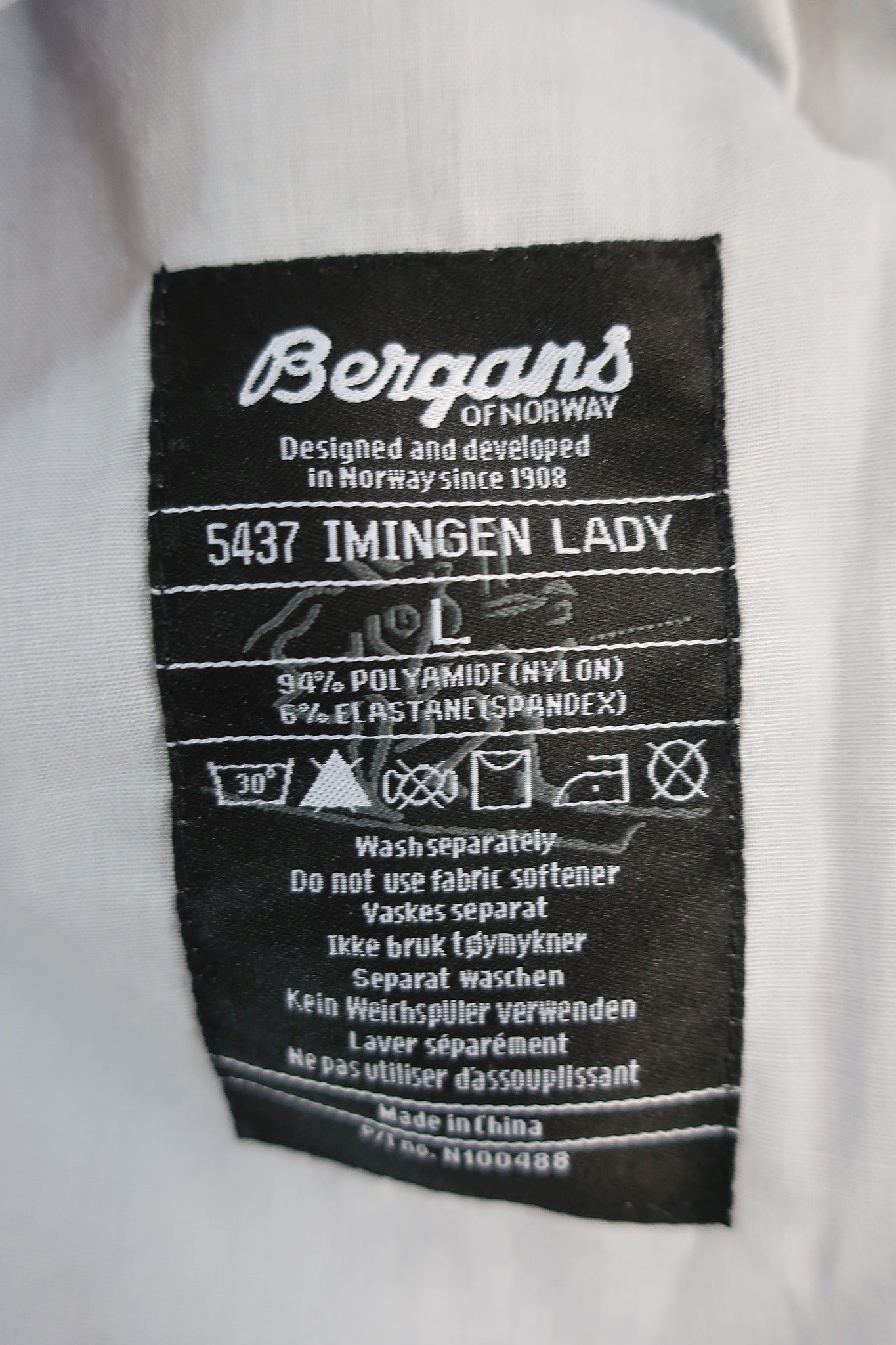 BERGANS nauji moteriški šortai L/XL dydis