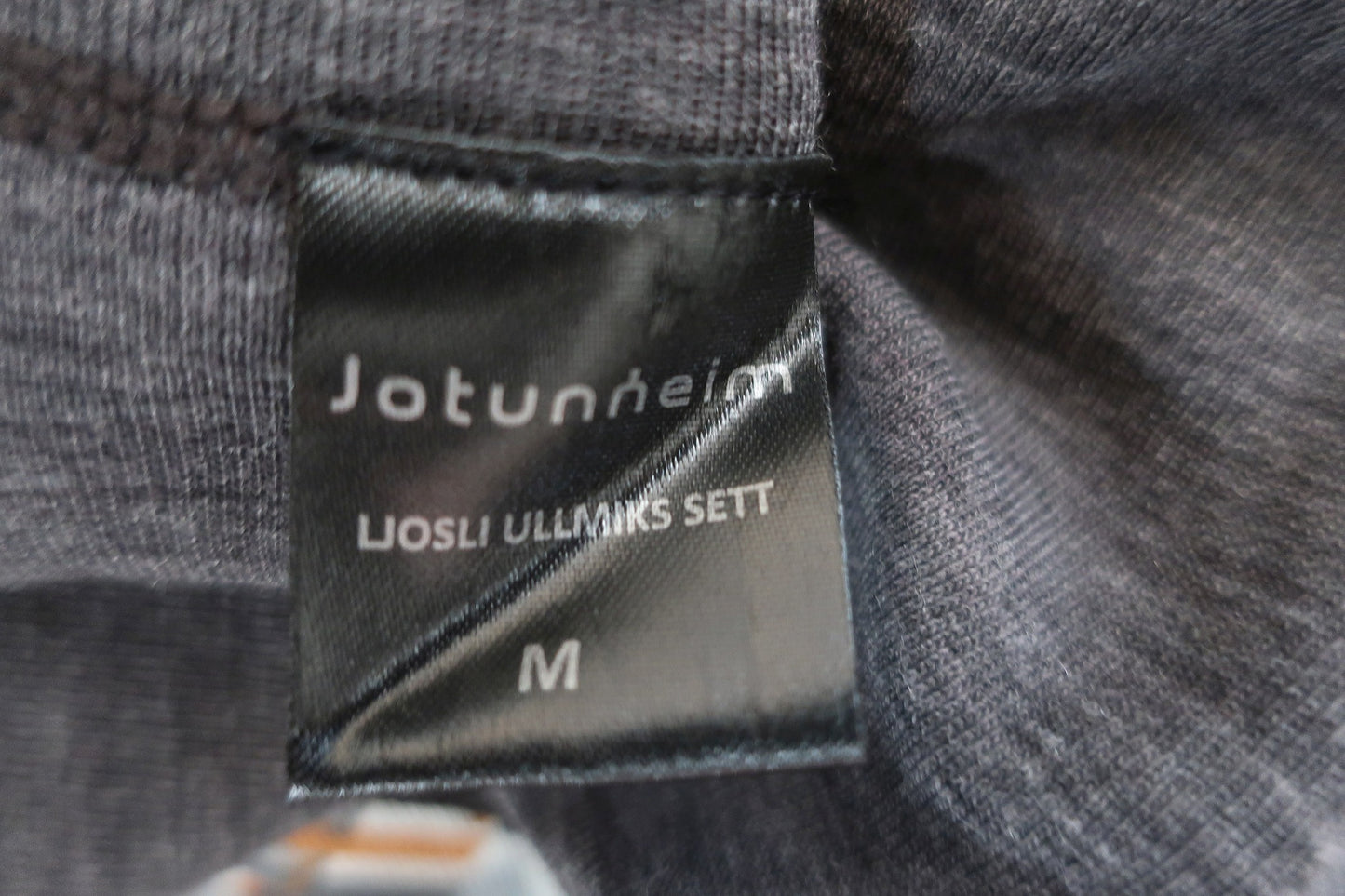 JOTUNHEIM nauji moteriškis termo marškinėliai su merino vilna M dydis