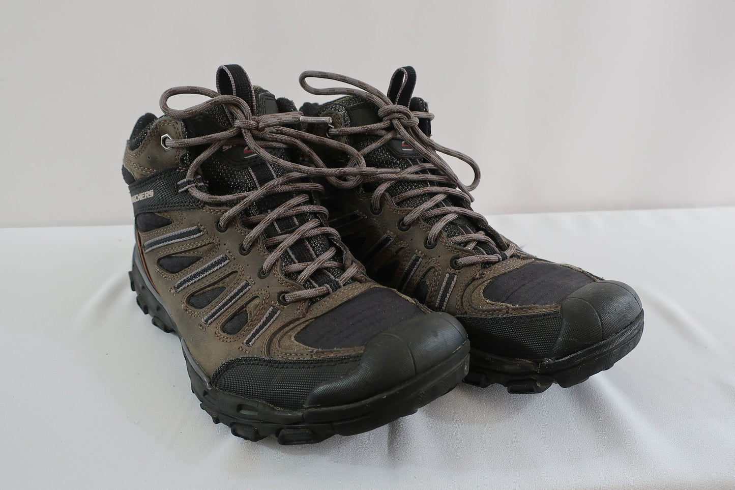 SKECHERS laisvalaikio, žygio batai 40 dydis