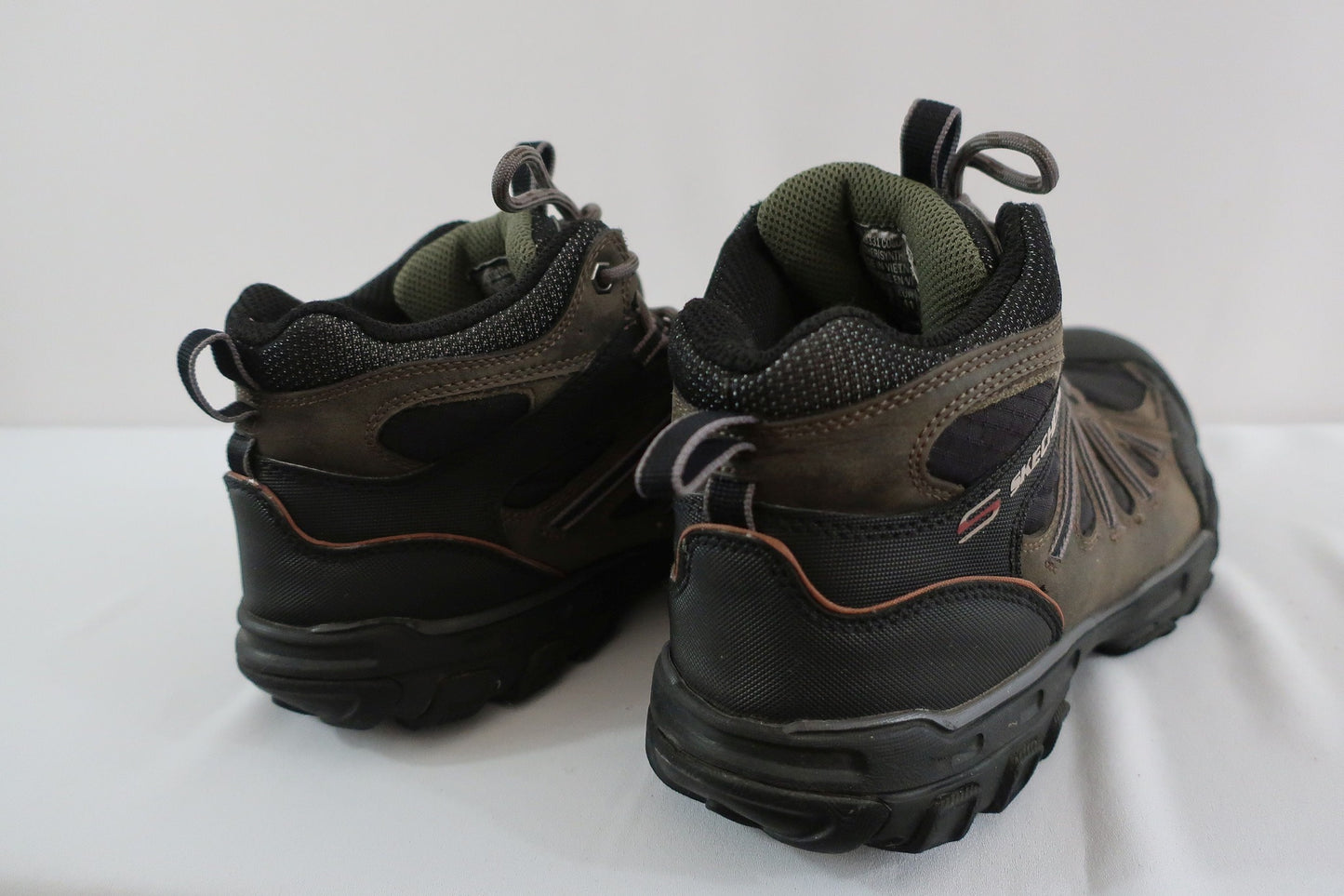 SKECHERS laisvalaikio, žygio batai 40 dydis
