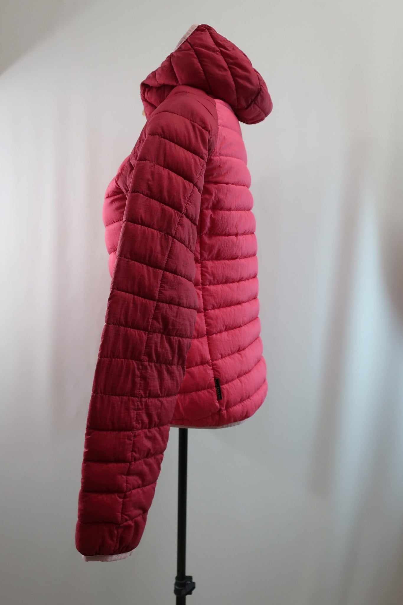 JACK WOLFSKIN lengva moteriška pūkinė striukė XS dydis