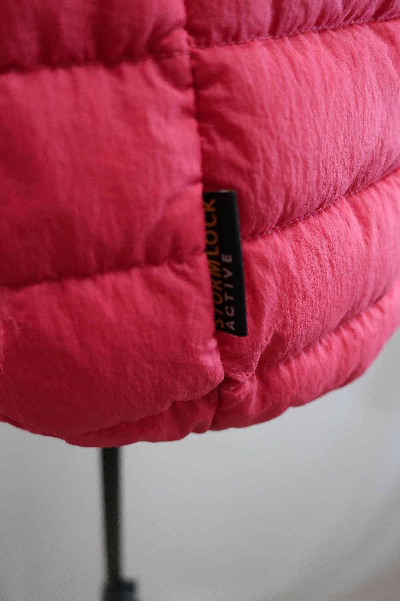 JACK WOLFSKIN lengva moteriška pūkinė striukė XS dydis