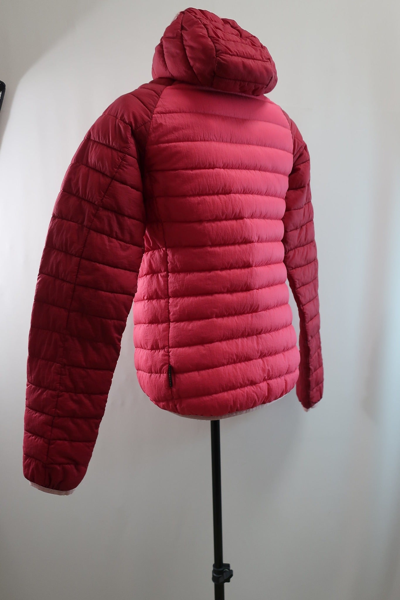 JACK WOLFSKIN lengva moteriška pūkinė striukė XS dydis