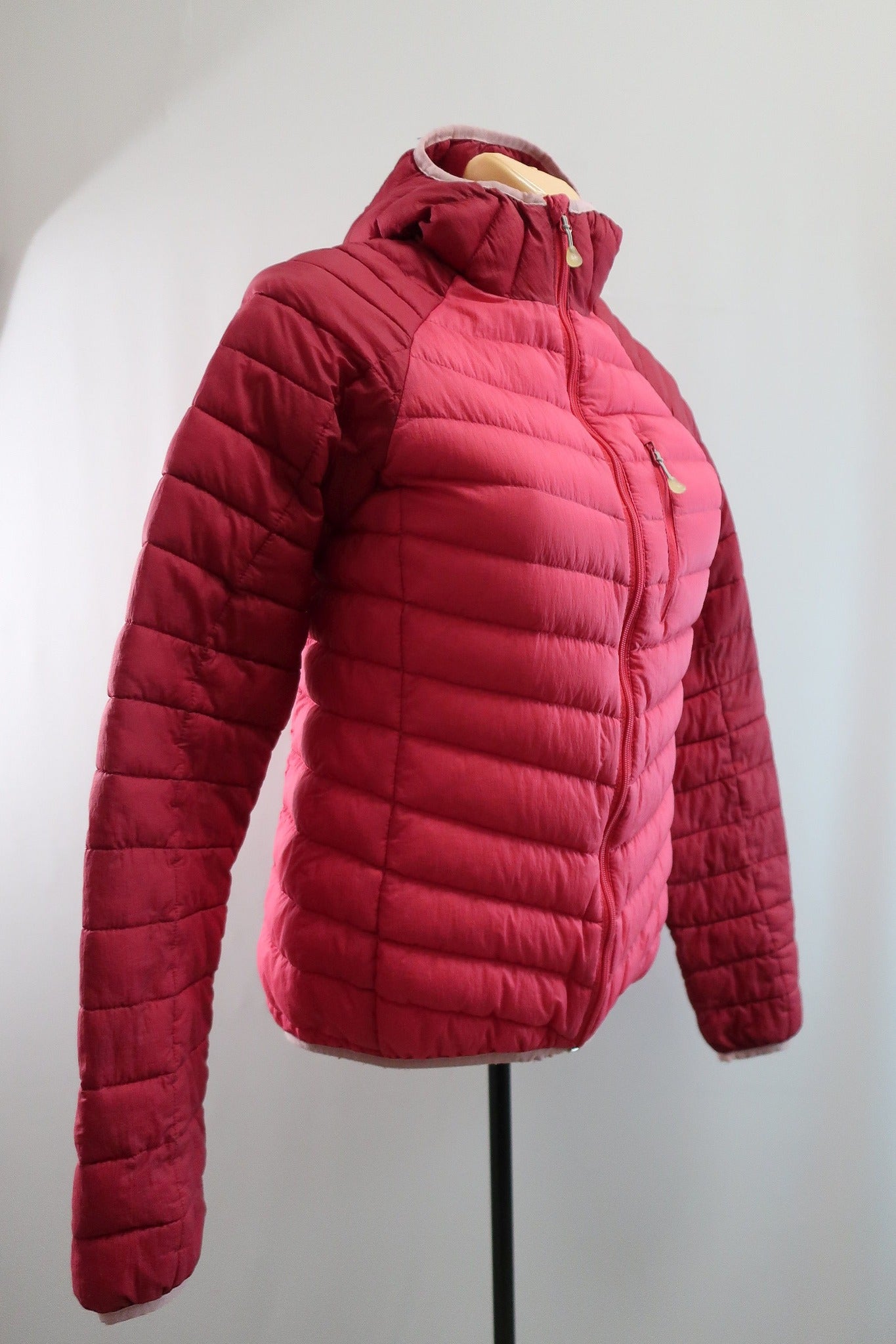 JACK WOLFSKIN lengva moteriška pūkinė striukė XS dydis