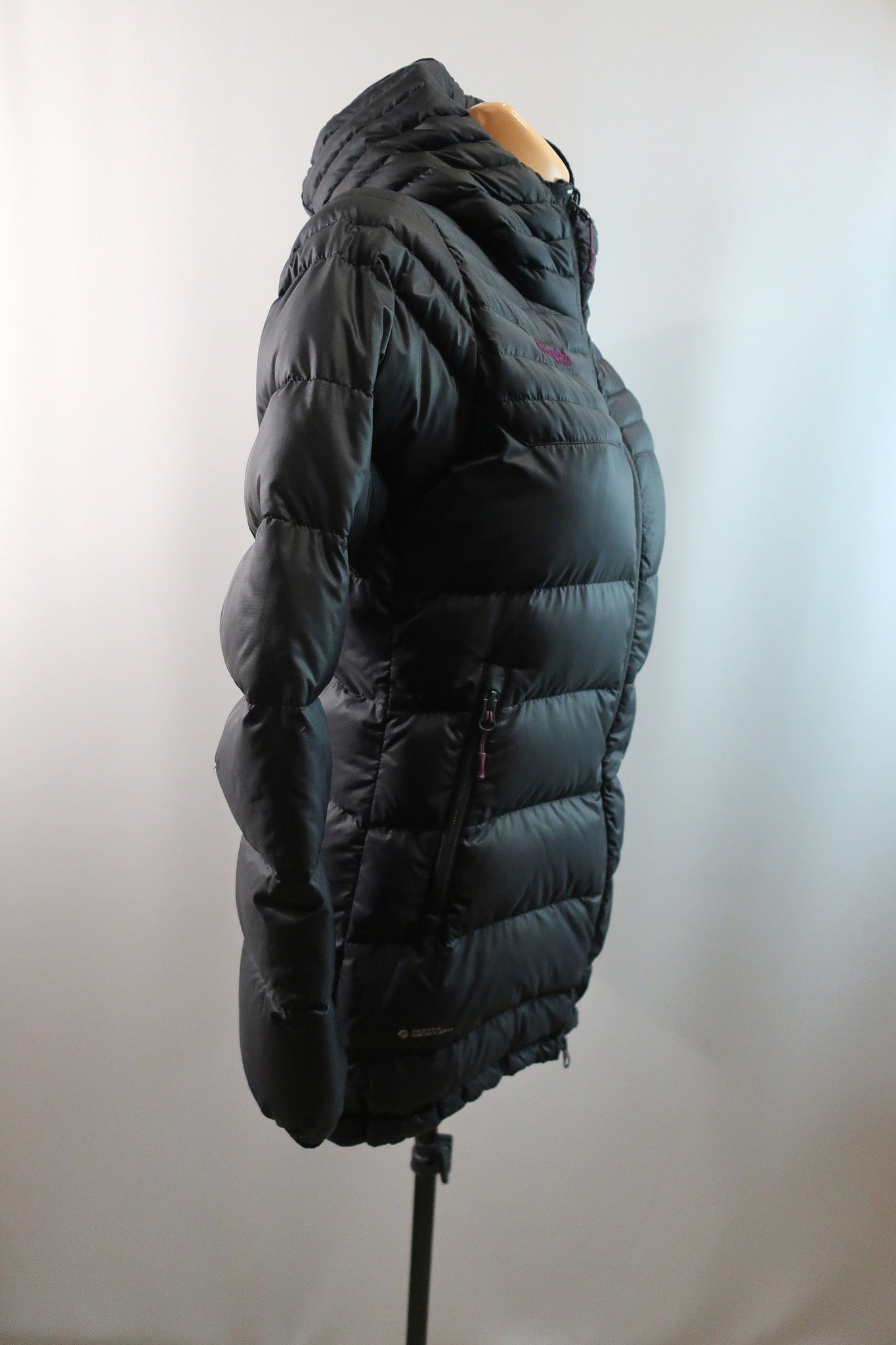 BERGANS moteriška pūkinė striukė XS dydis